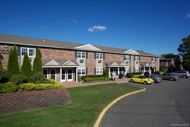 122 Easy Street # 122E, Sayville, NY 11782