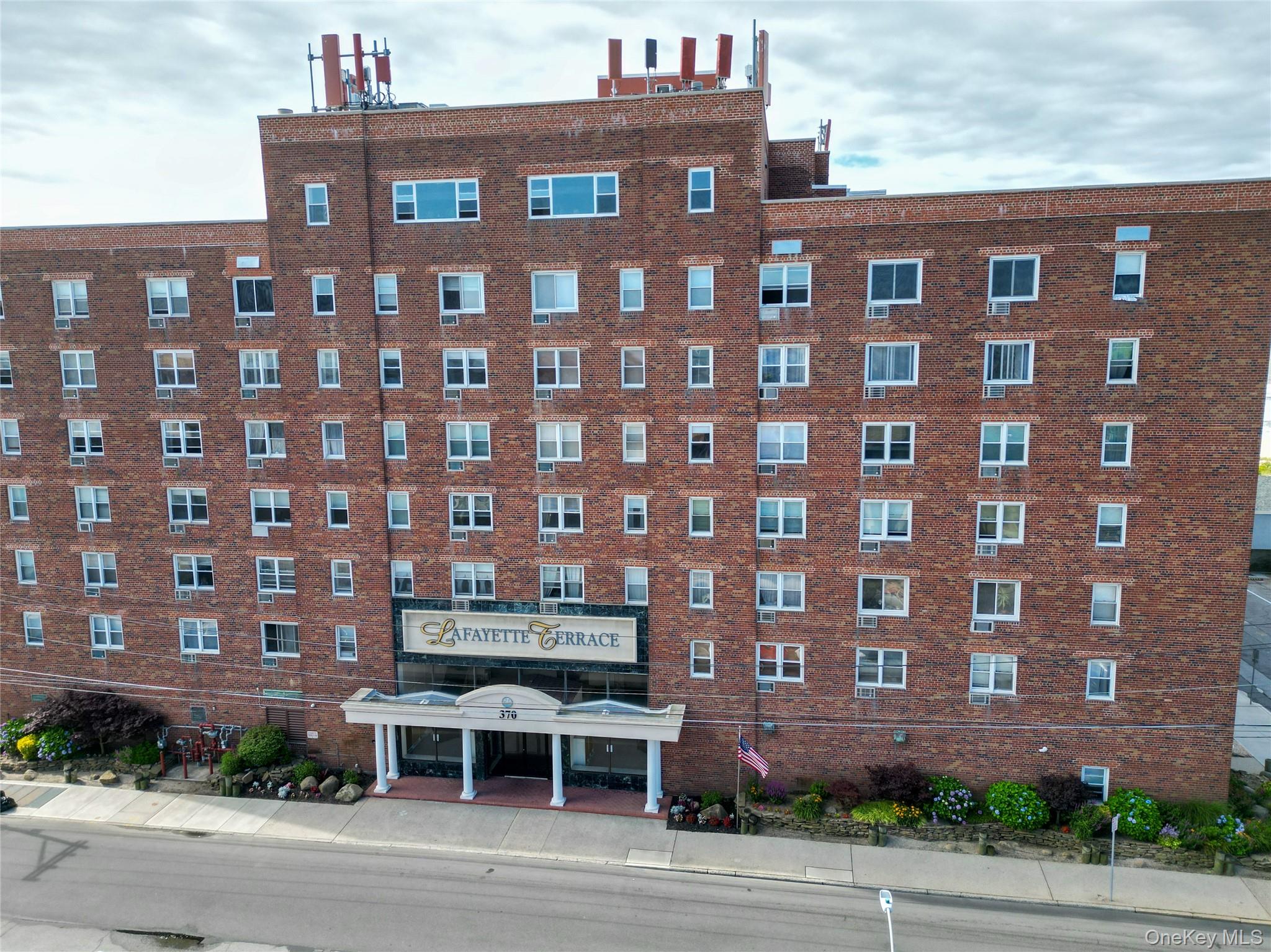 370 W Broadway # 4K, Long Beach, NY 11561