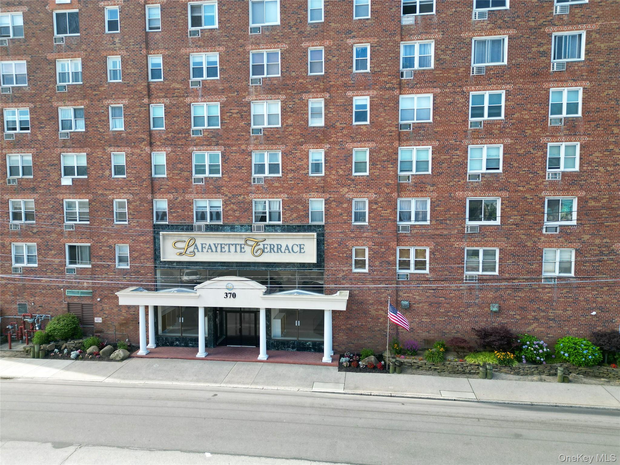 370 W Broadway # 4K, Long Beach, NY 11561