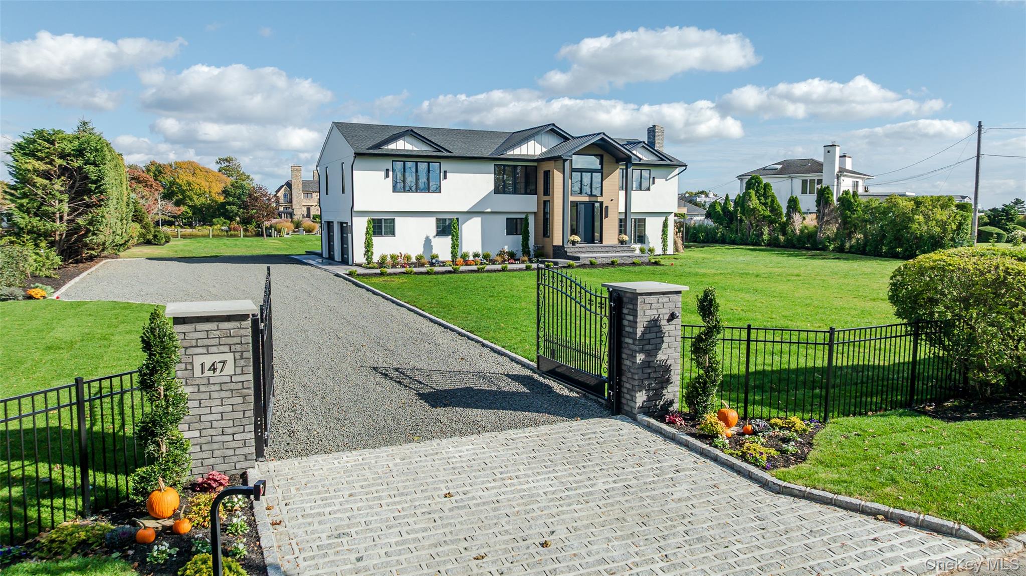 147 W Bayberry Road, Islip, NY 11751