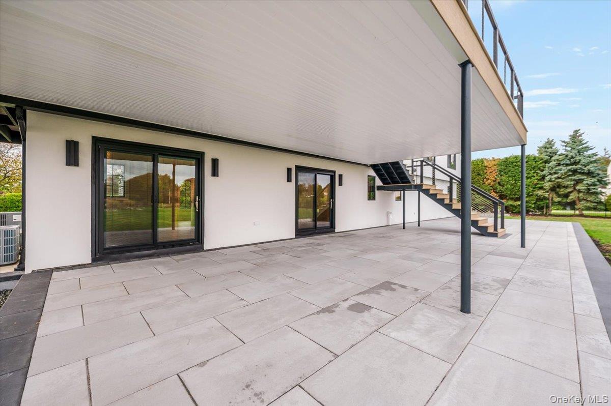 147 W Bayberry Road, Islip, NY 11751