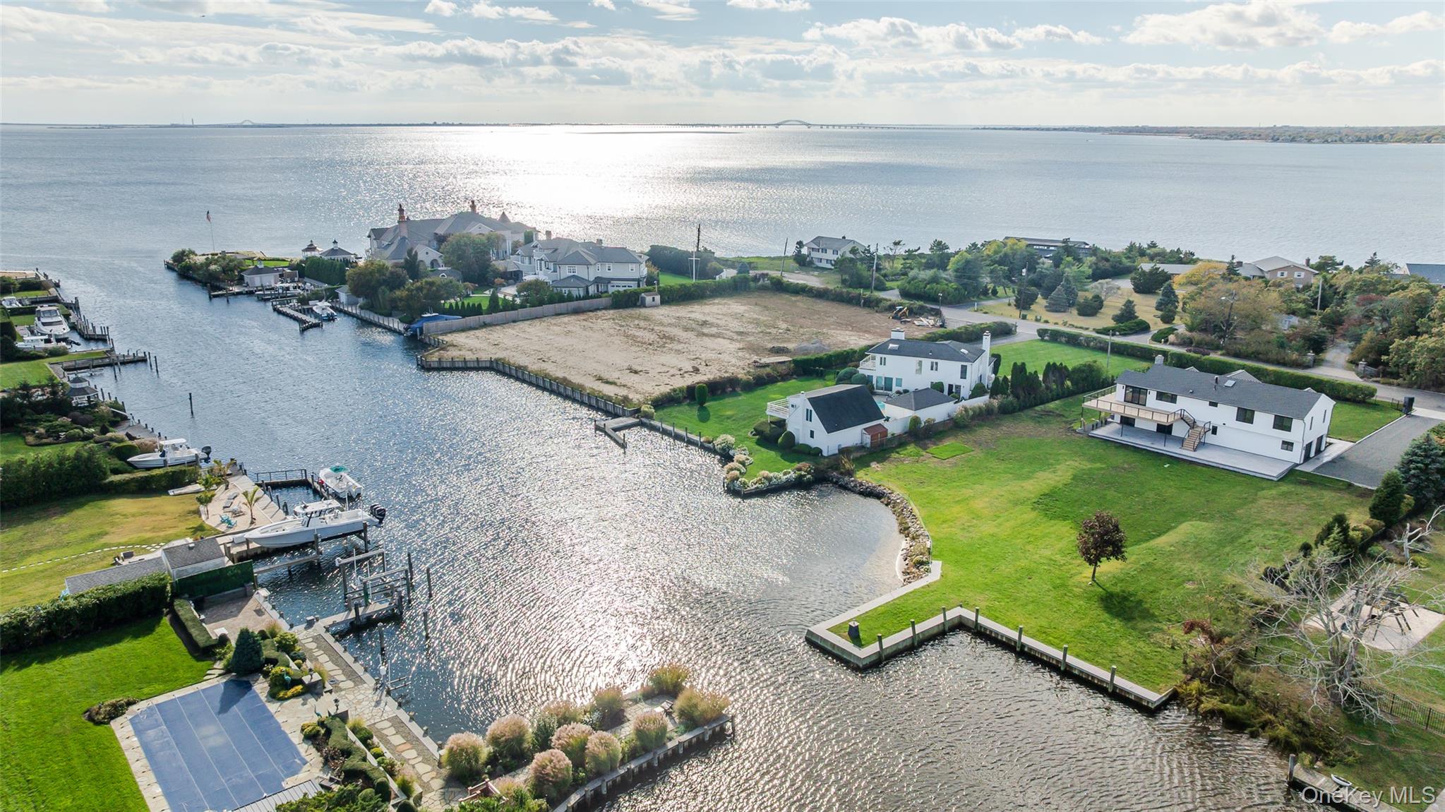 147 W Bayberry Road, Islip, NY 11751