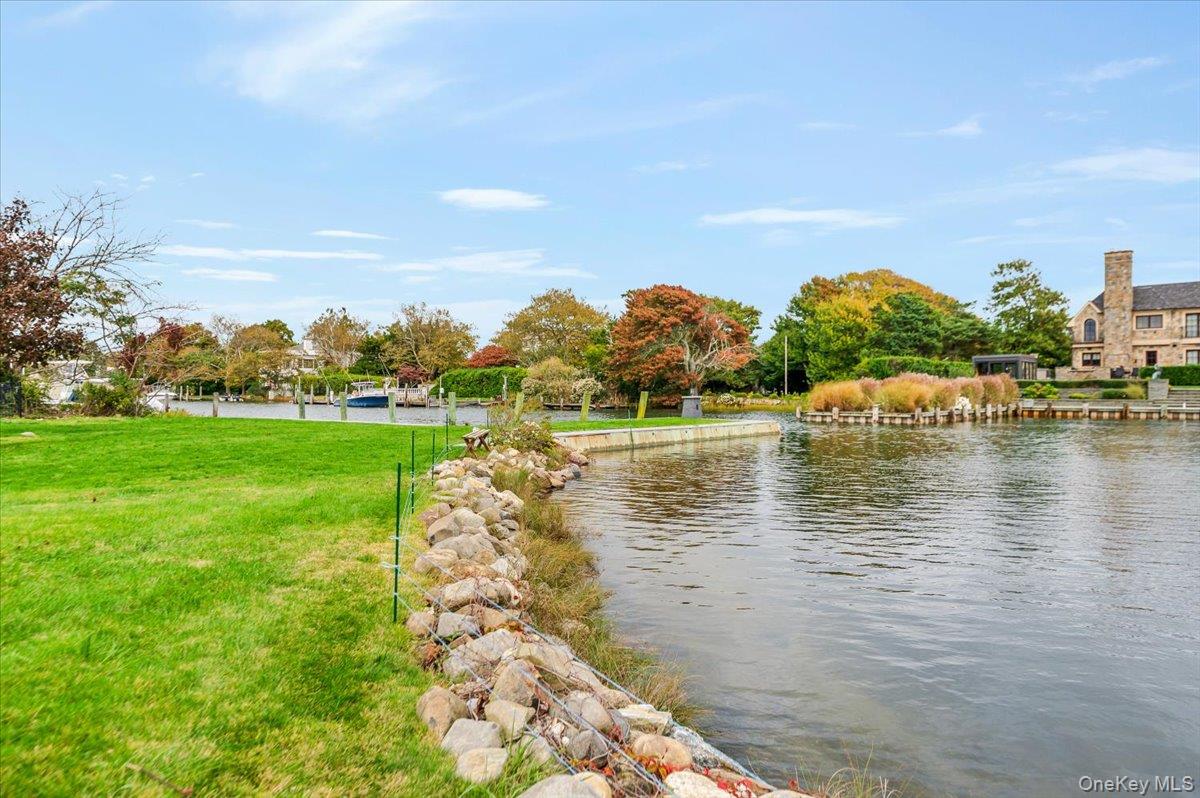 147 W Bayberry Road, Islip, NY 11751