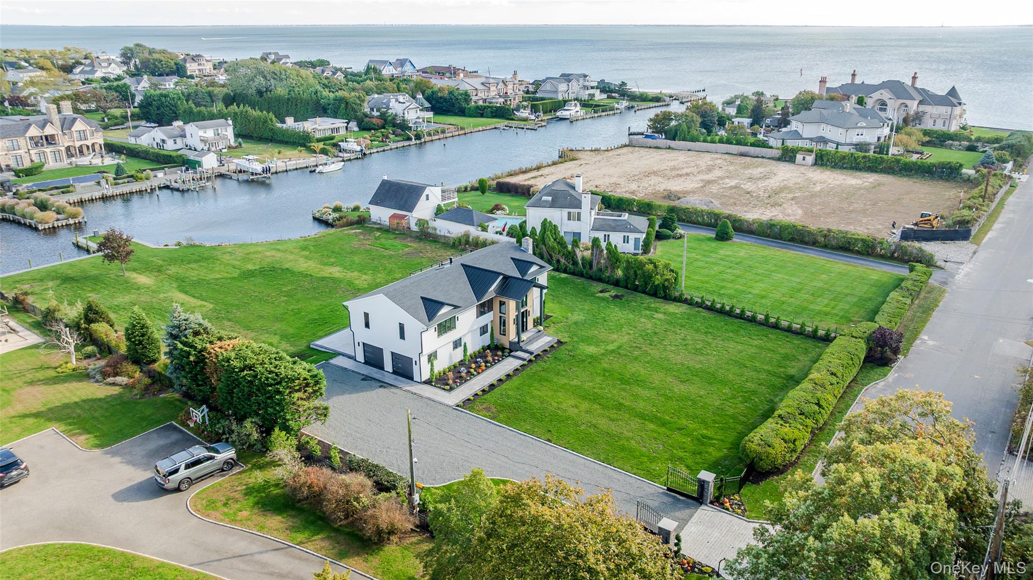 147 W Bayberry Road, Islip, NY 11751