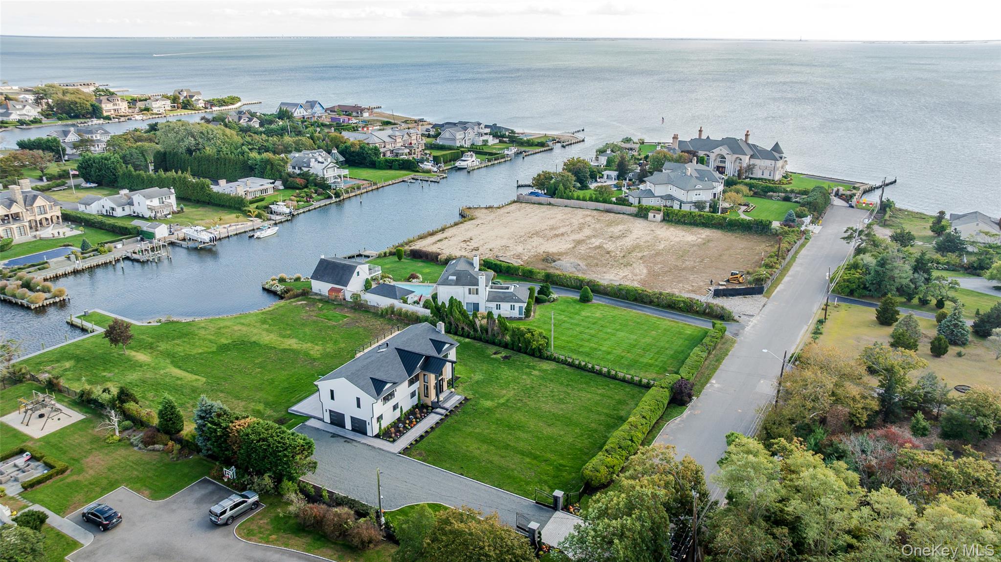 147 W Bayberry Road, Islip, NY 11751