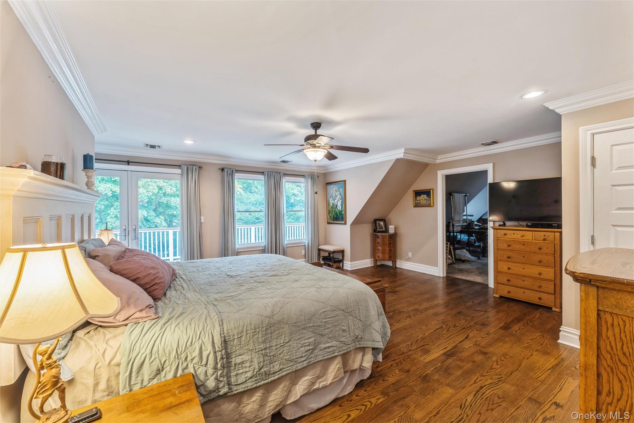 15 Ridge Road, Glen Cove, NY 11542