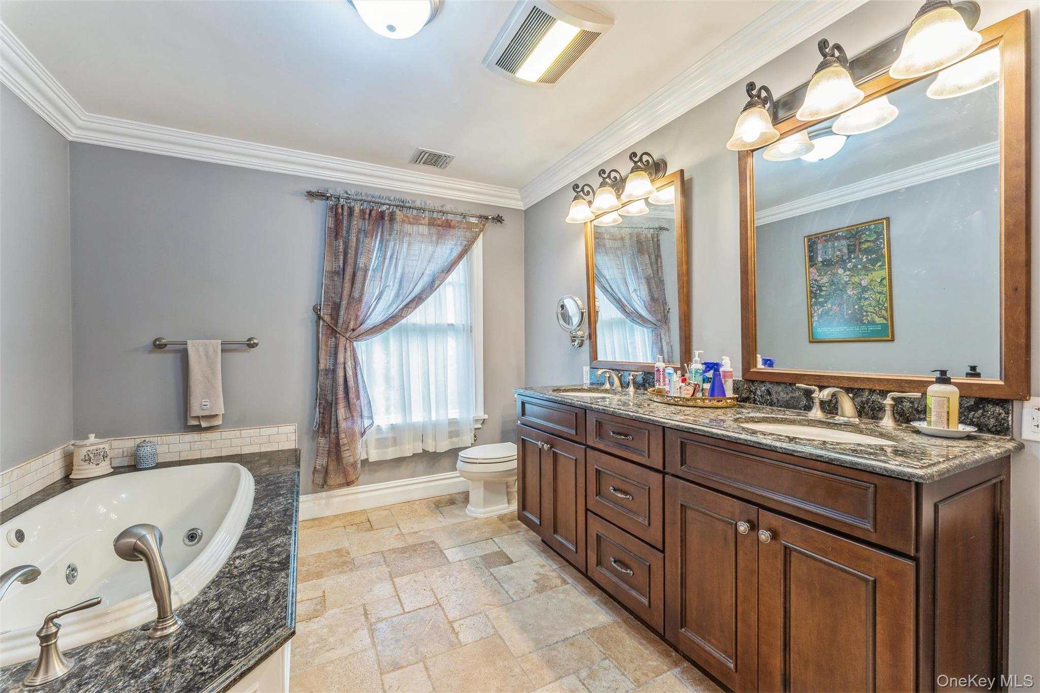 15 Ridge Road, Glen Cove, NY 11542