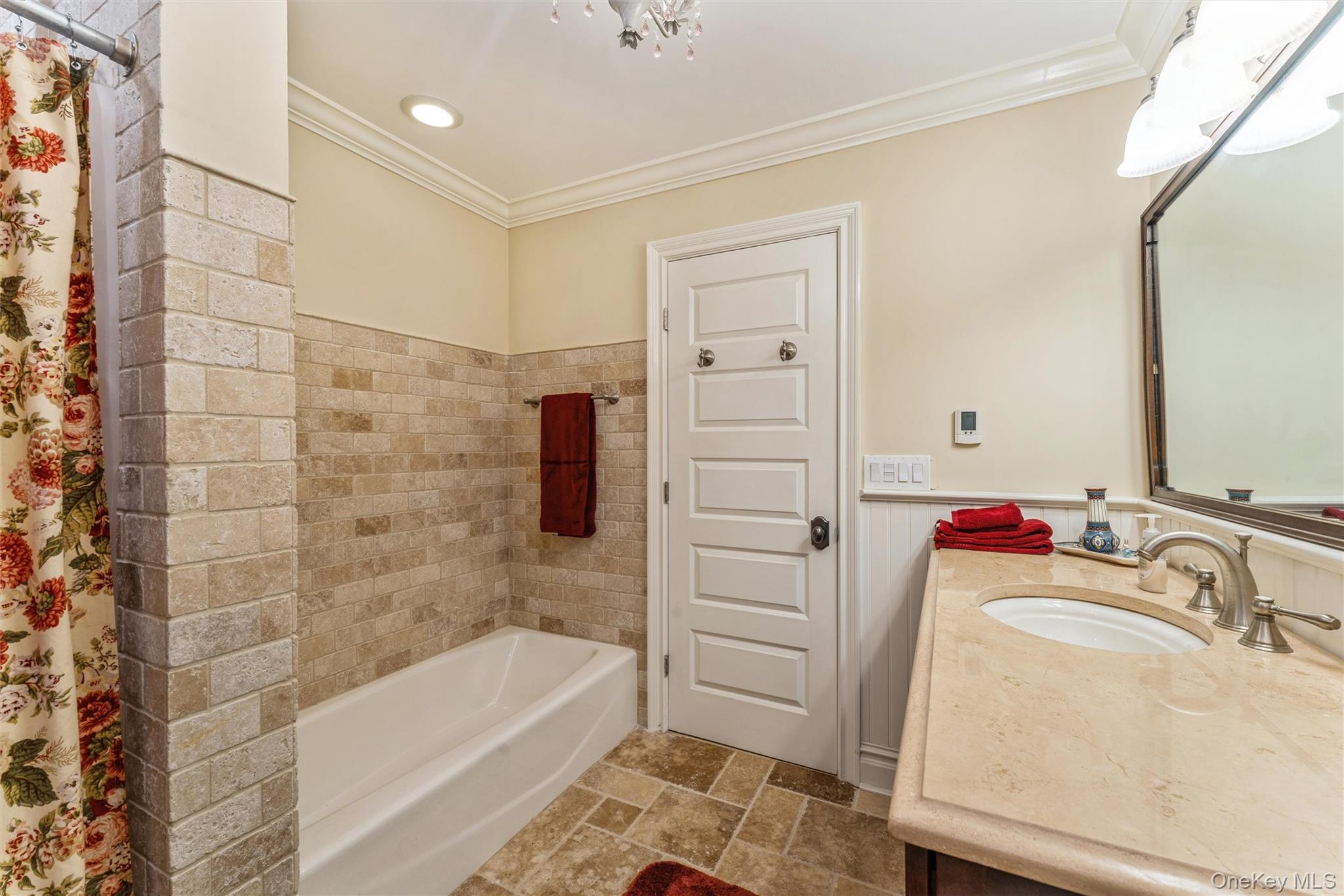 15 Ridge Road, Glen Cove, NY 11542