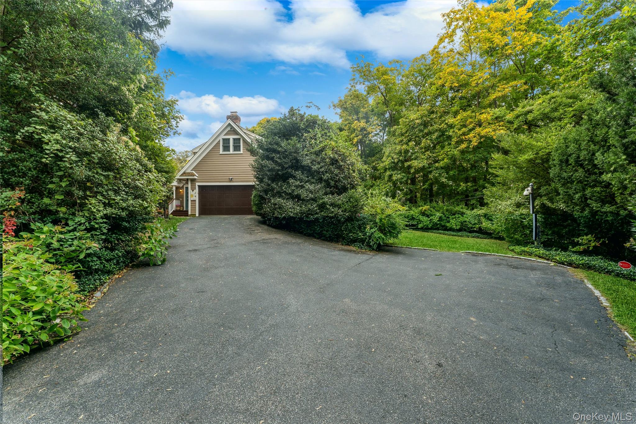 15 Ridge Road, Glen Cove, NY 11542