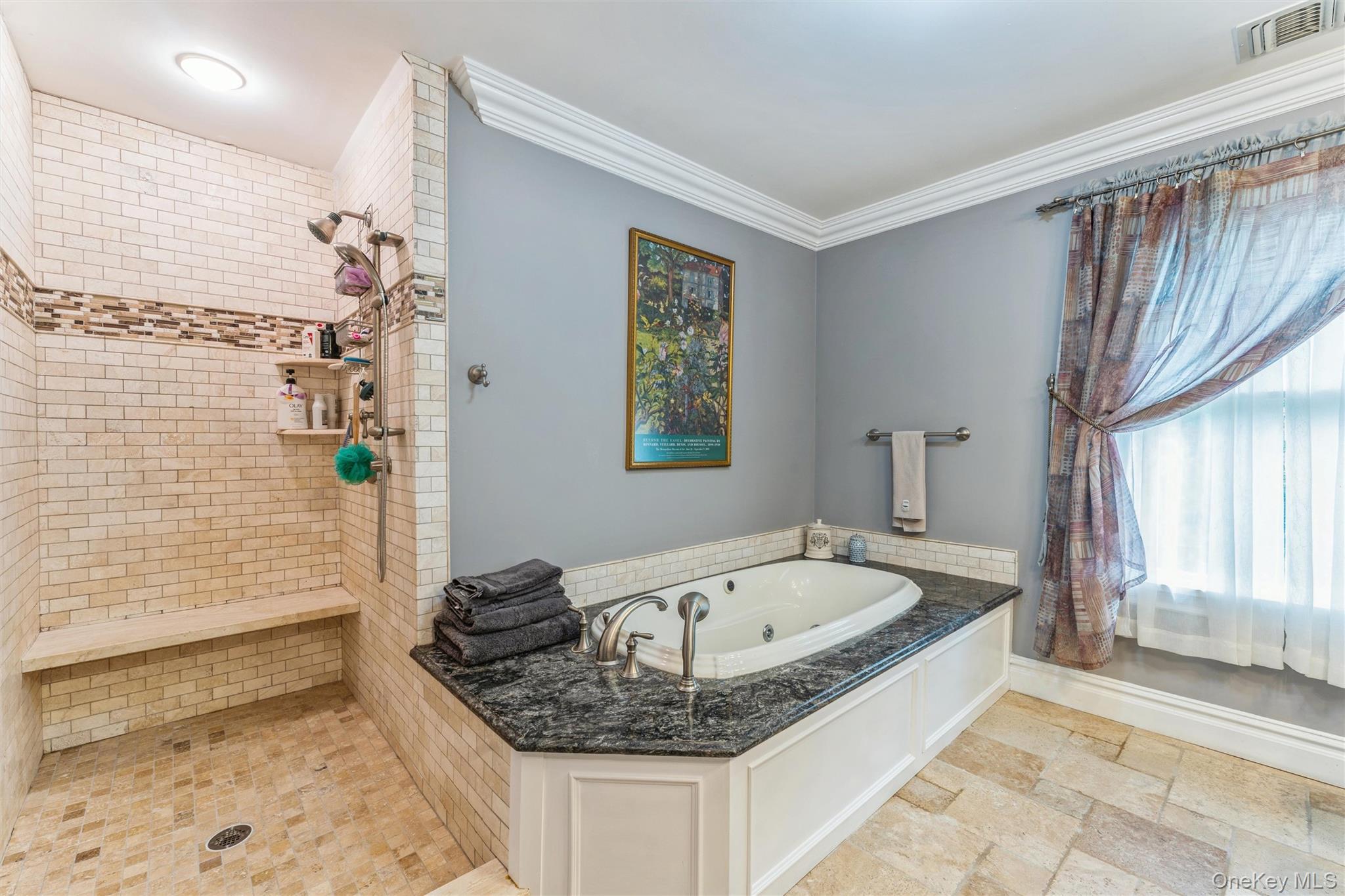 15 Ridge Road, Glen Cove, NY 11542