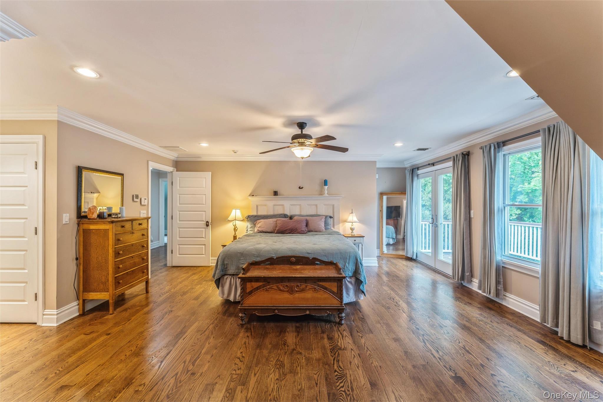 15 Ridge Road, Glen Cove, NY 11542