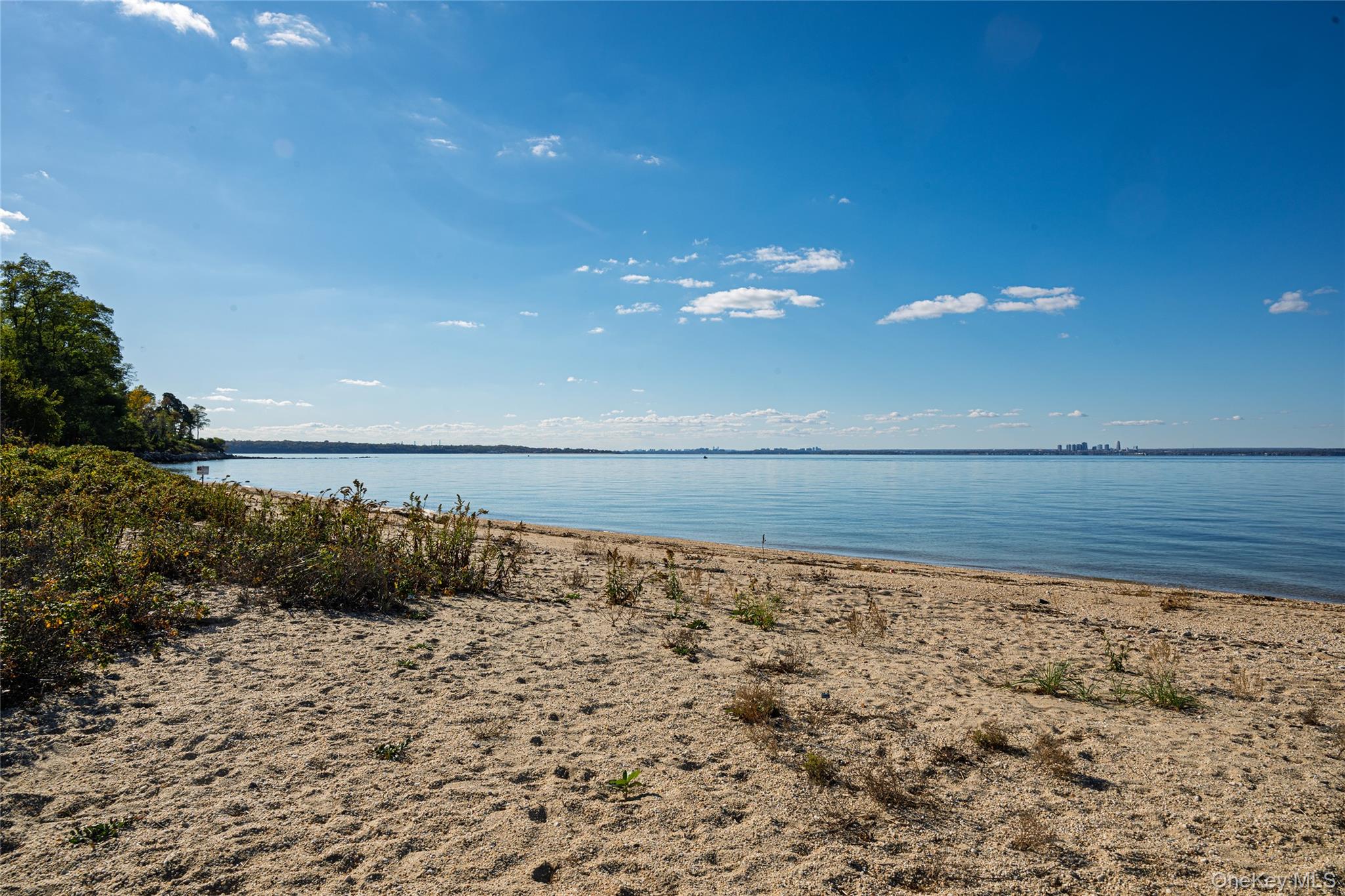 15 Ridge Road, Glen Cove, NY 11542