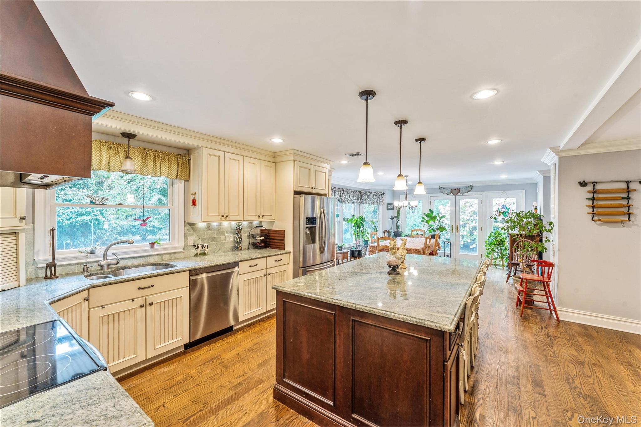 15 Ridge Road, Glen Cove, NY 11542