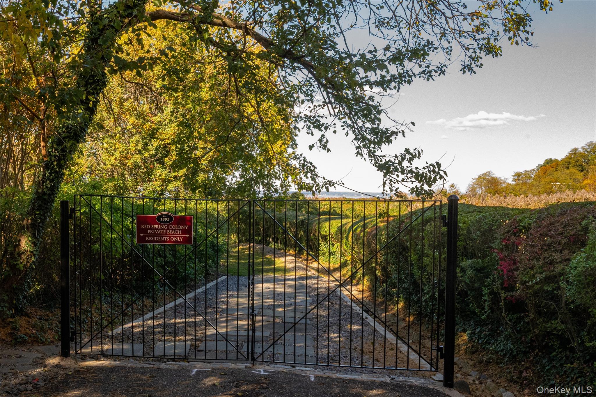 15 Ridge Road, Glen Cove, NY 11542