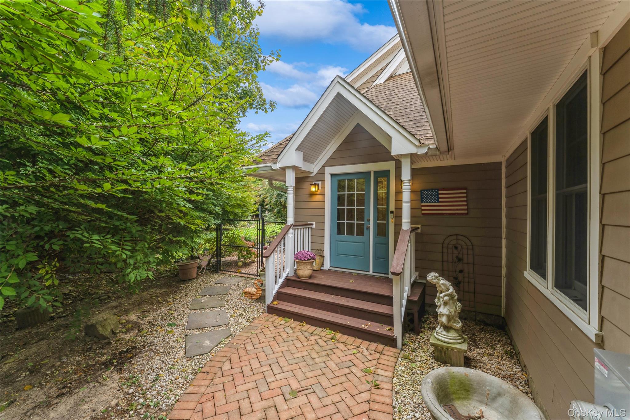 15 Ridge Road, Glen Cove, NY 11542