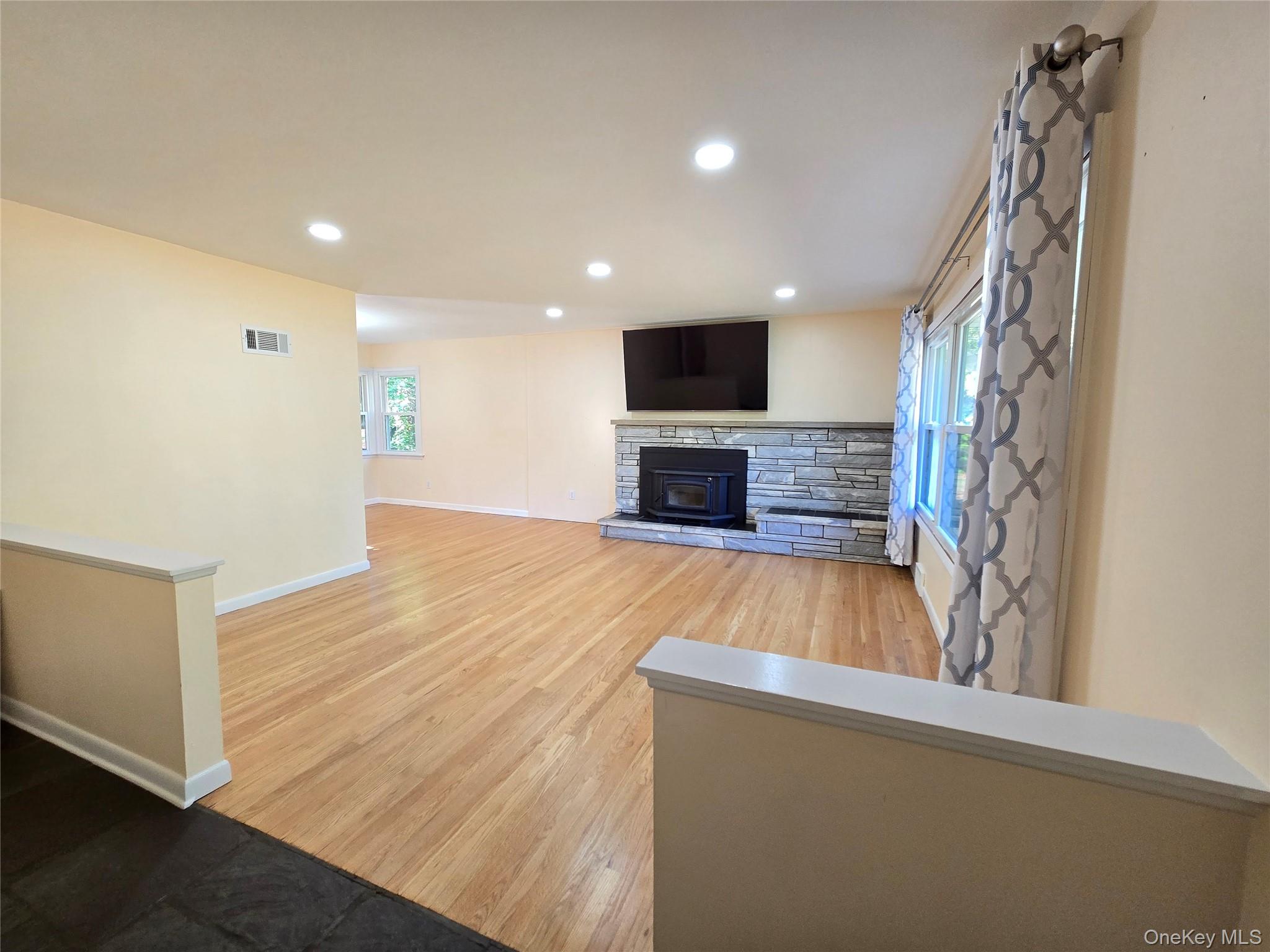 49 Colburn Drive, Poughkeepsie, NY 12603