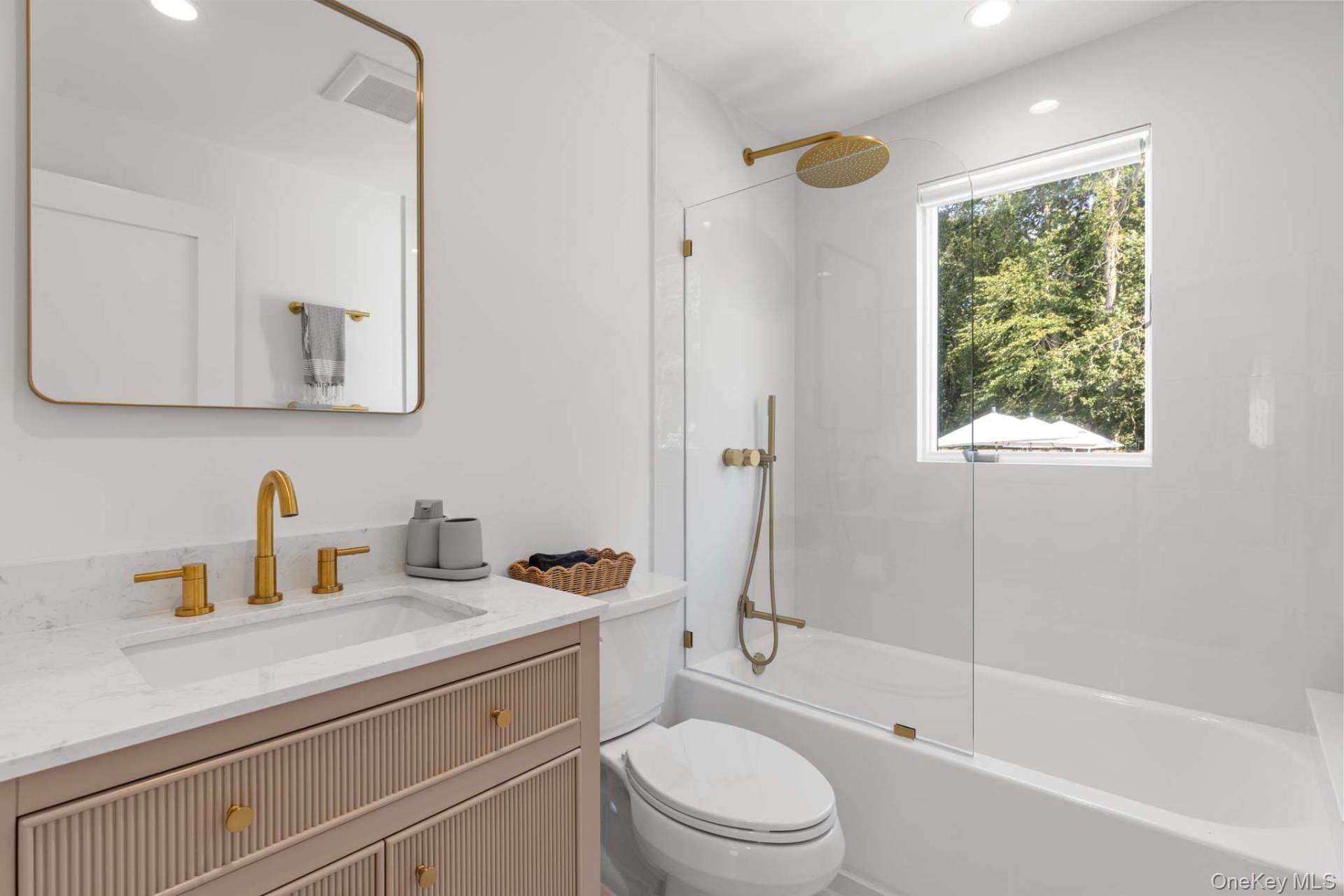 Hampton Bays, NY 11946