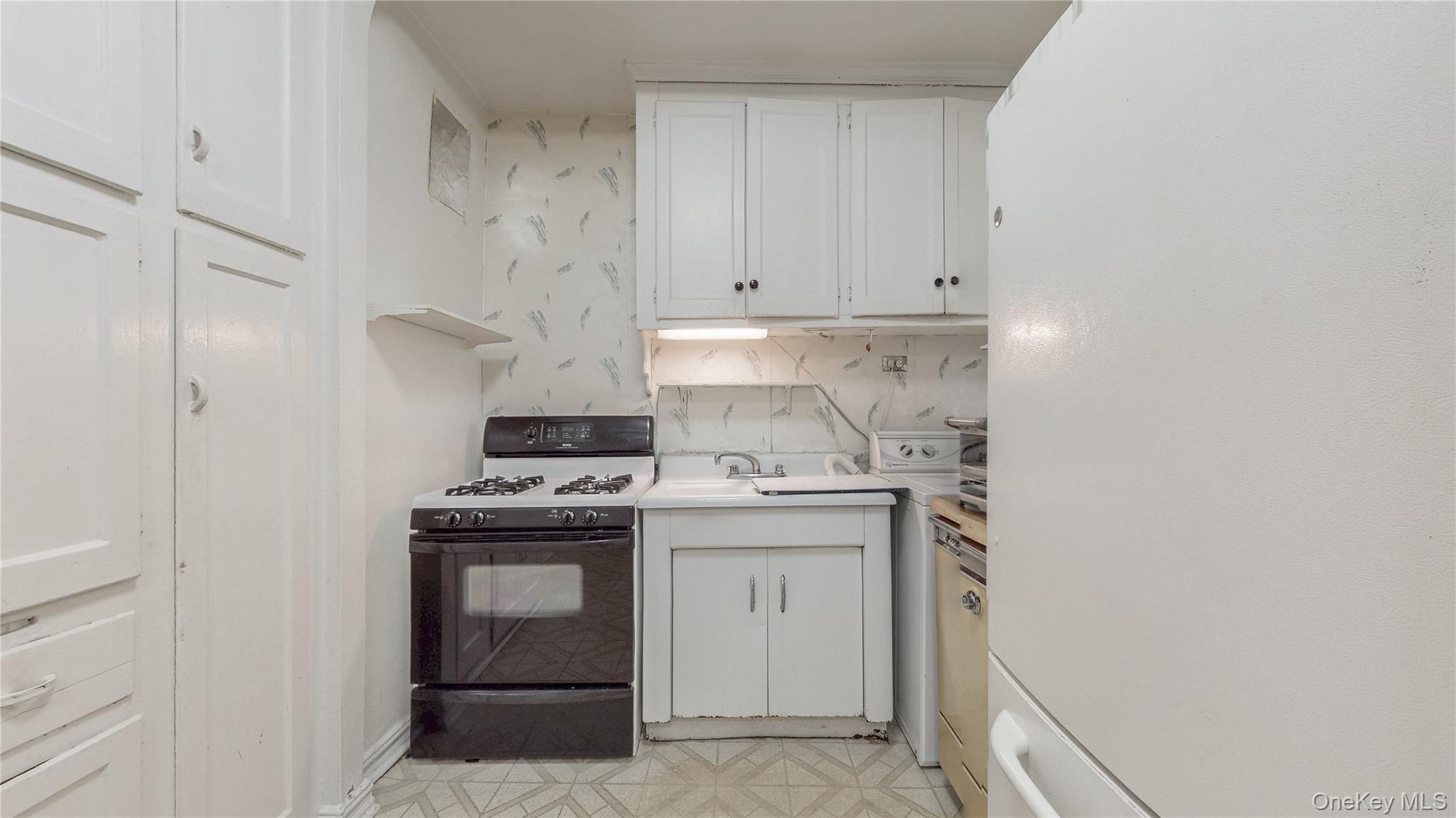 65-36 Wetherole Street # 309, Rego Park, NY 11374