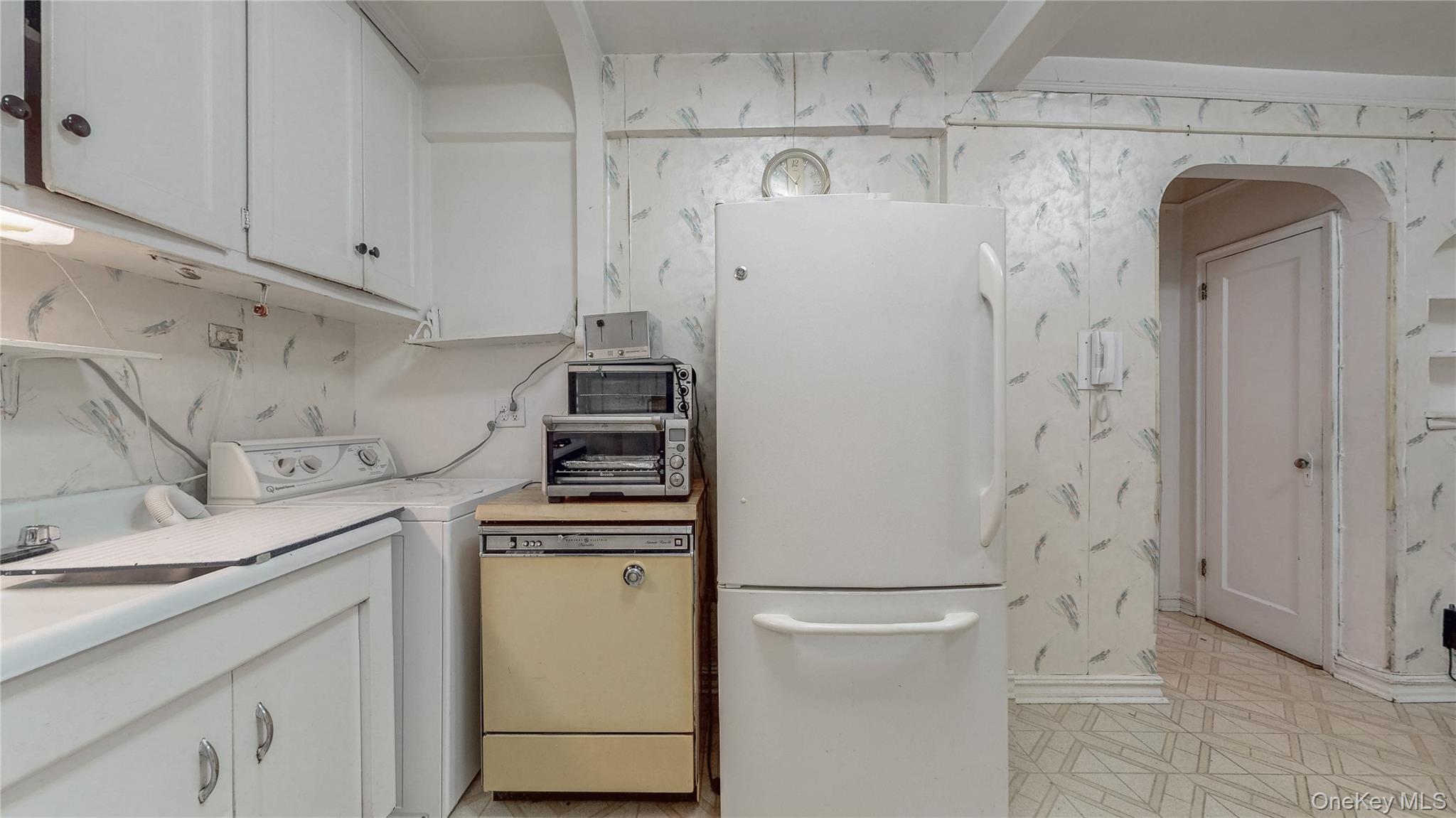 65-36 Wetherole Street # 309, Rego Park, NY 11374