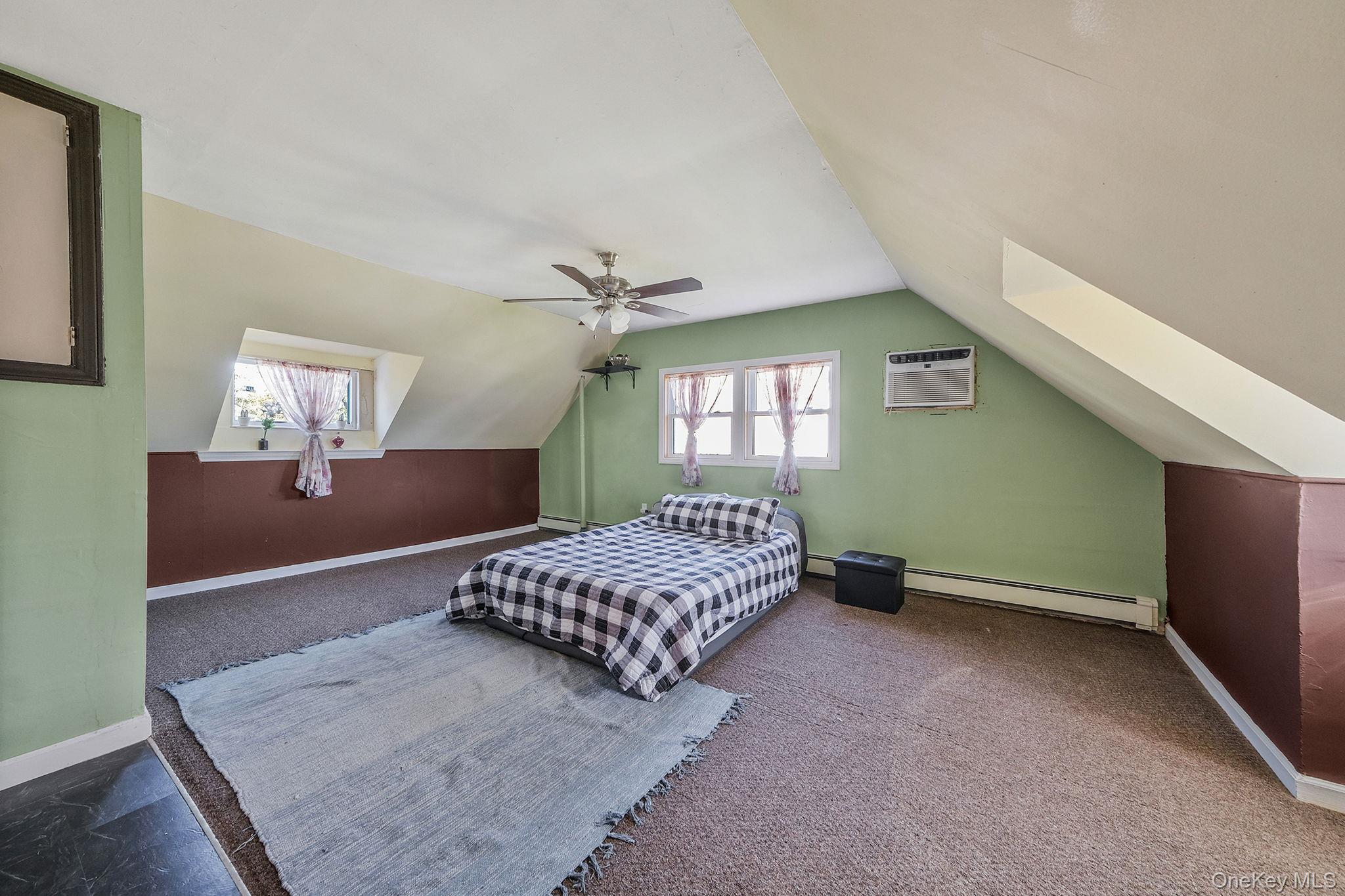 404 Vanderbilt Boulevard, Oakdale, NY 11769