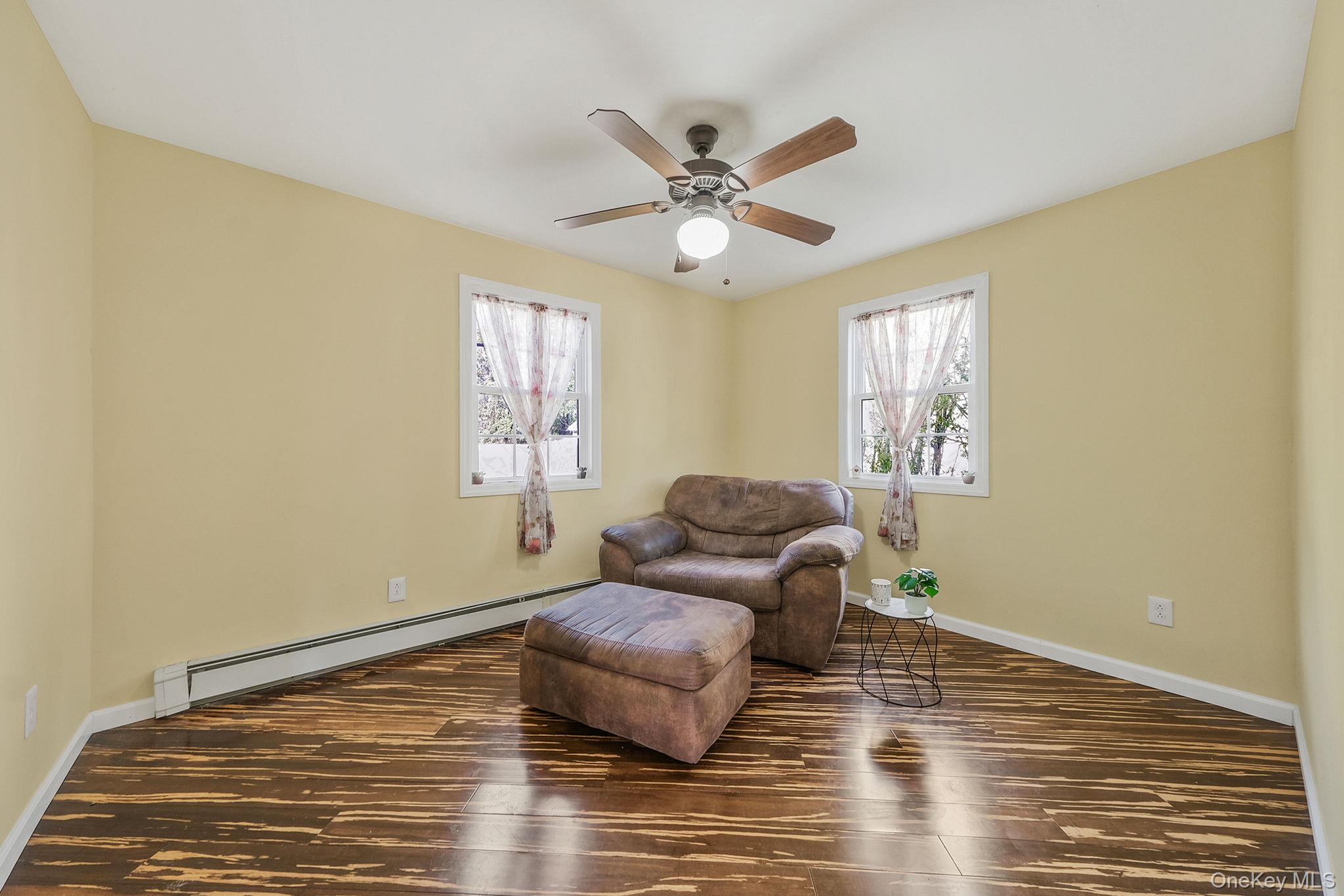 404 Vanderbilt Boulevard, Oakdale, NY 11769