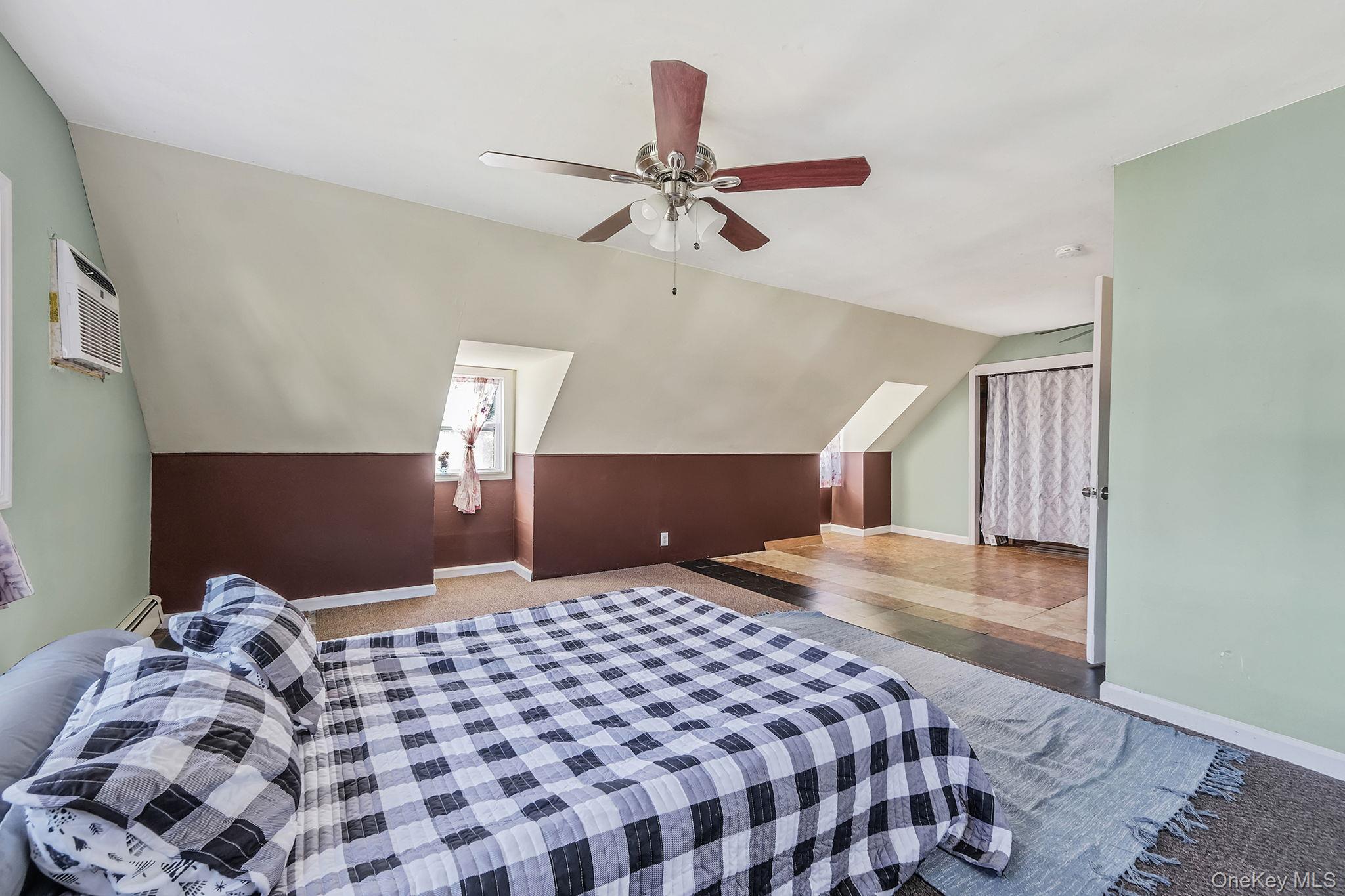 404 Vanderbilt Boulevard, Oakdale, NY 11769