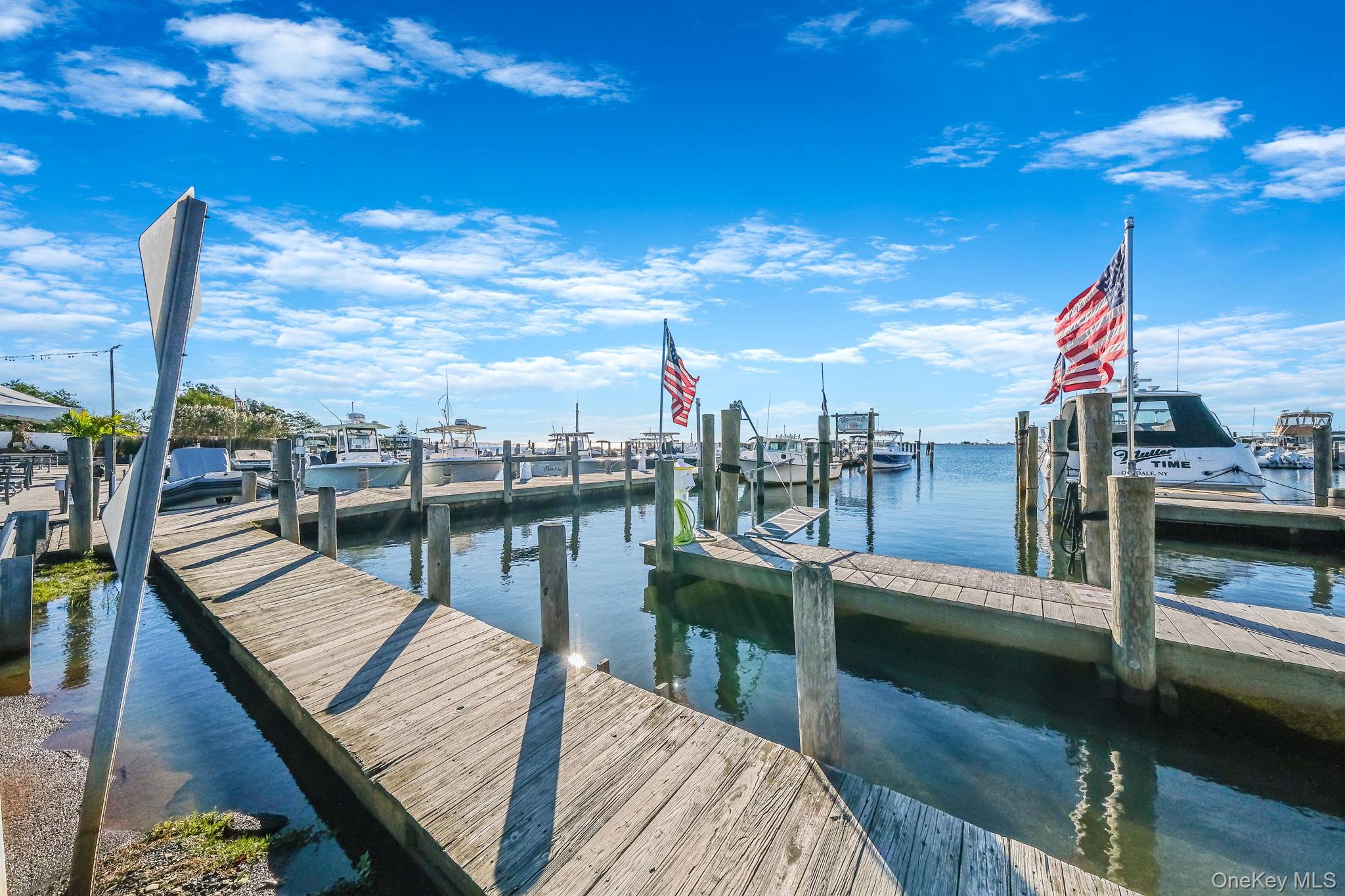 404 Vanderbilt Boulevard, Oakdale, NY 11769