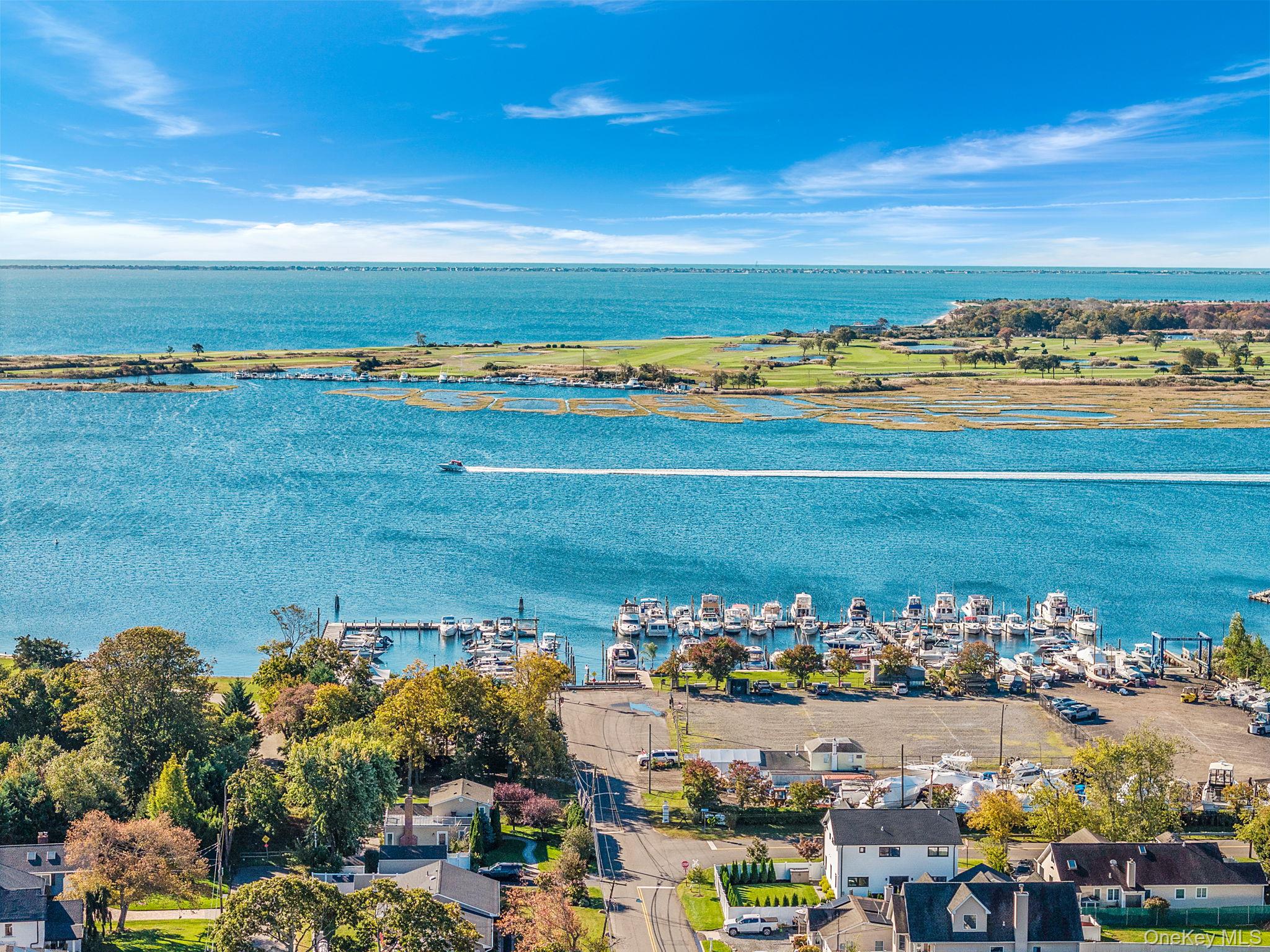 404 Vanderbilt Boulevard, Oakdale, NY 11769