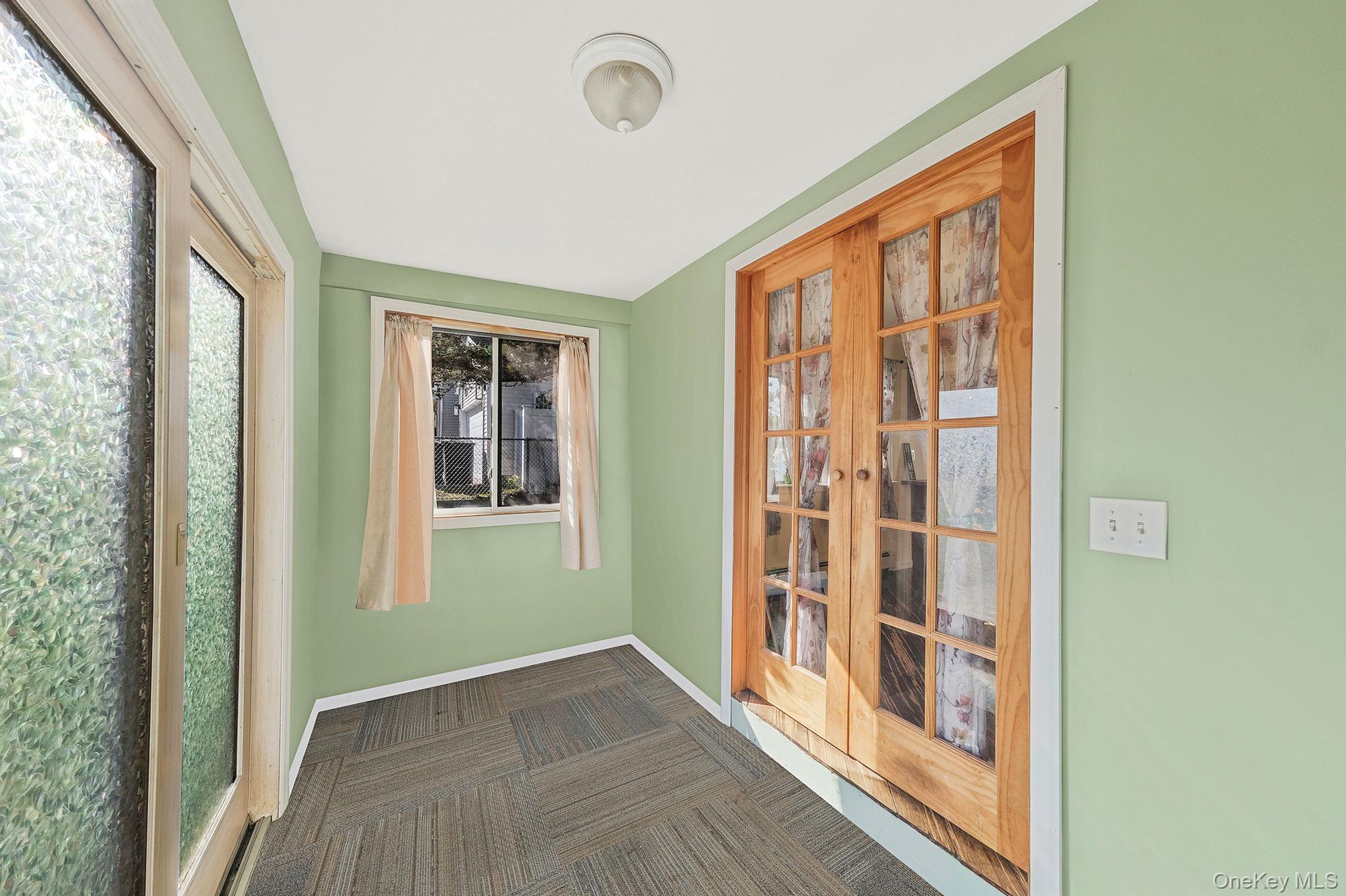 404 Vanderbilt Boulevard, Oakdale, NY 11769