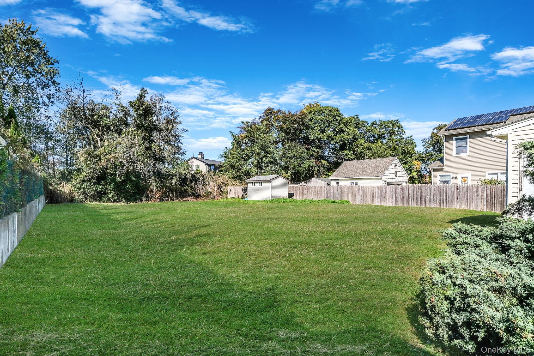 404 Vanderbilt Boulevard, Oakdale, NY 11769