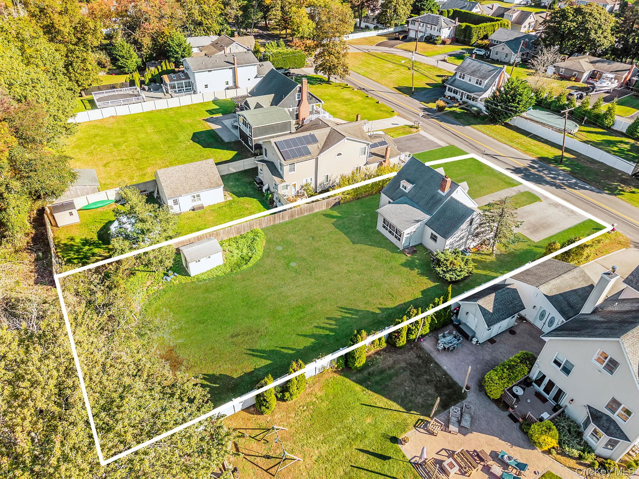 404 Vanderbilt Boulevard, Oakdale, NY 11769