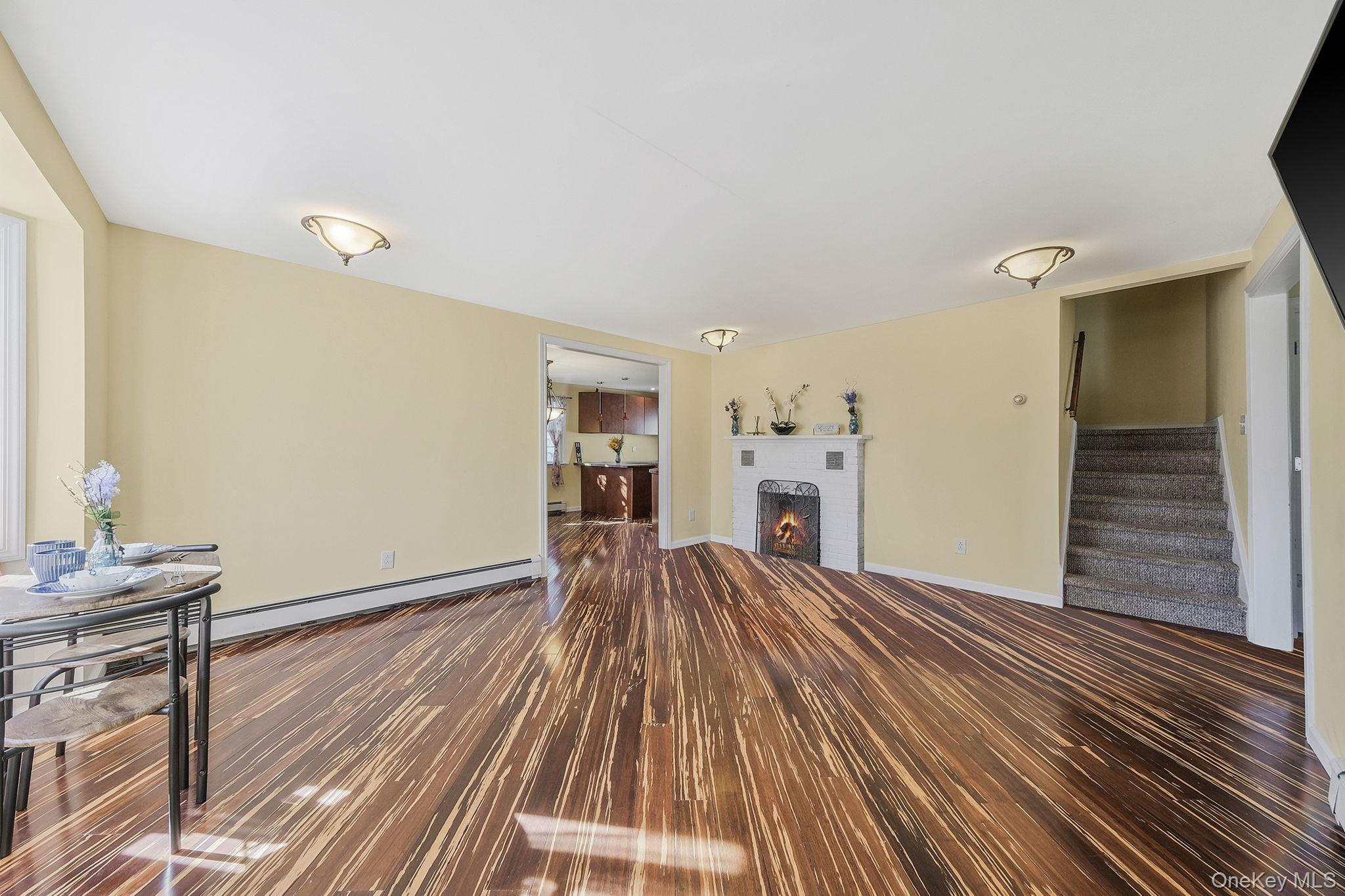 404 Vanderbilt Boulevard, Oakdale, NY 11769