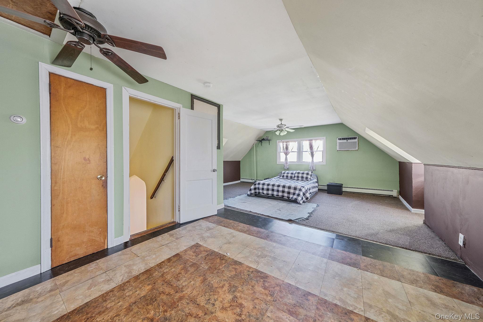 404 Vanderbilt Boulevard, Oakdale, NY 11769