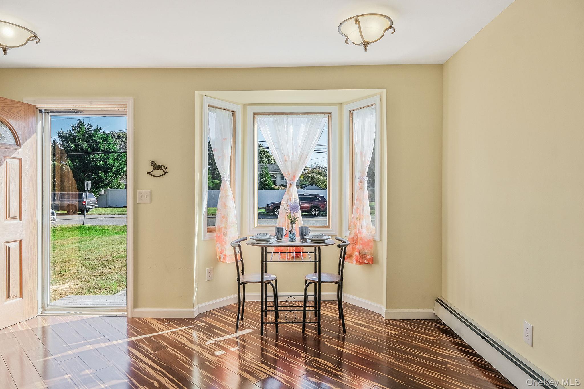 404 Vanderbilt Boulevard, Oakdale, NY 11769