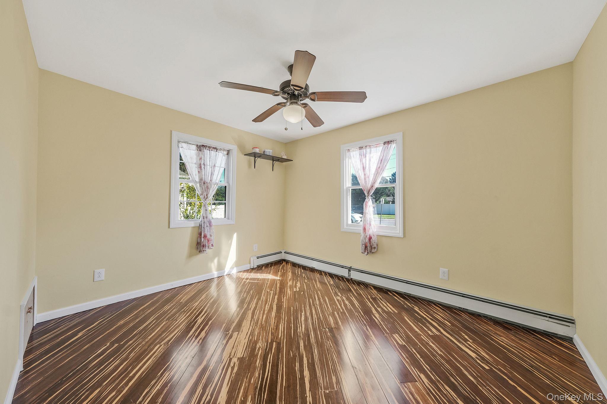 404 Vanderbilt Boulevard, Oakdale, NY 11769