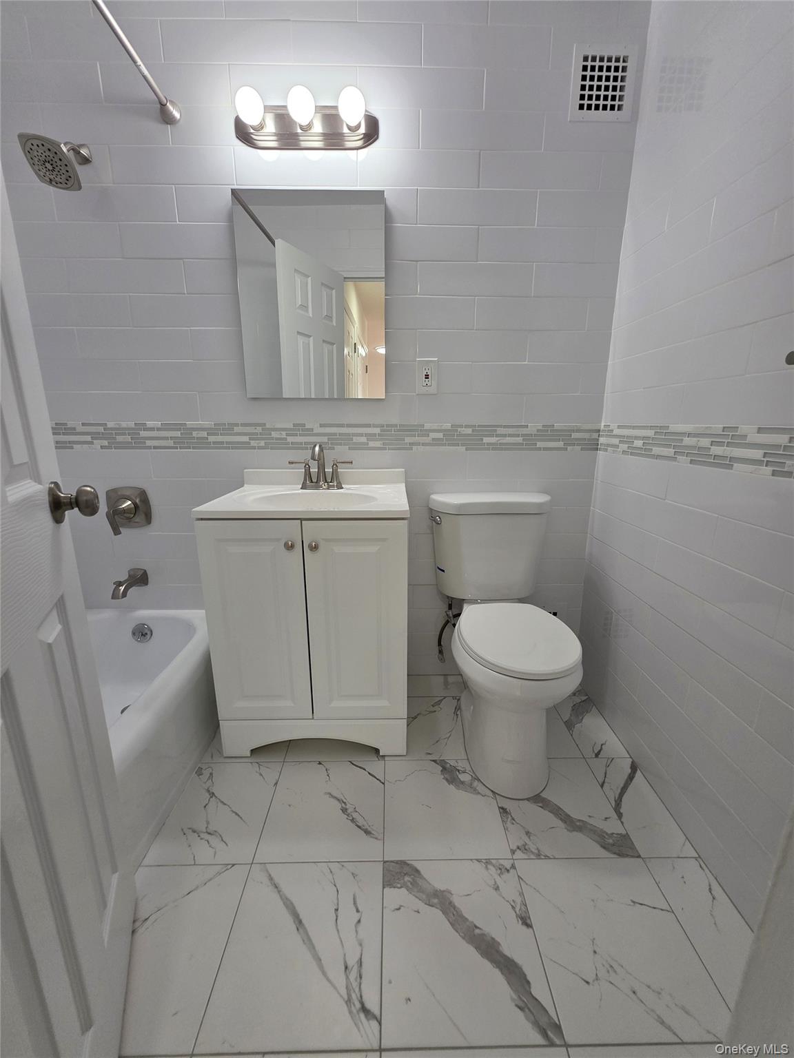 61-20 Grand Central Parkway # A507, Forest Hills, NY 11375