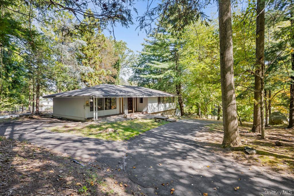 16 Wagon Wheel Drive, New City, NY 10956