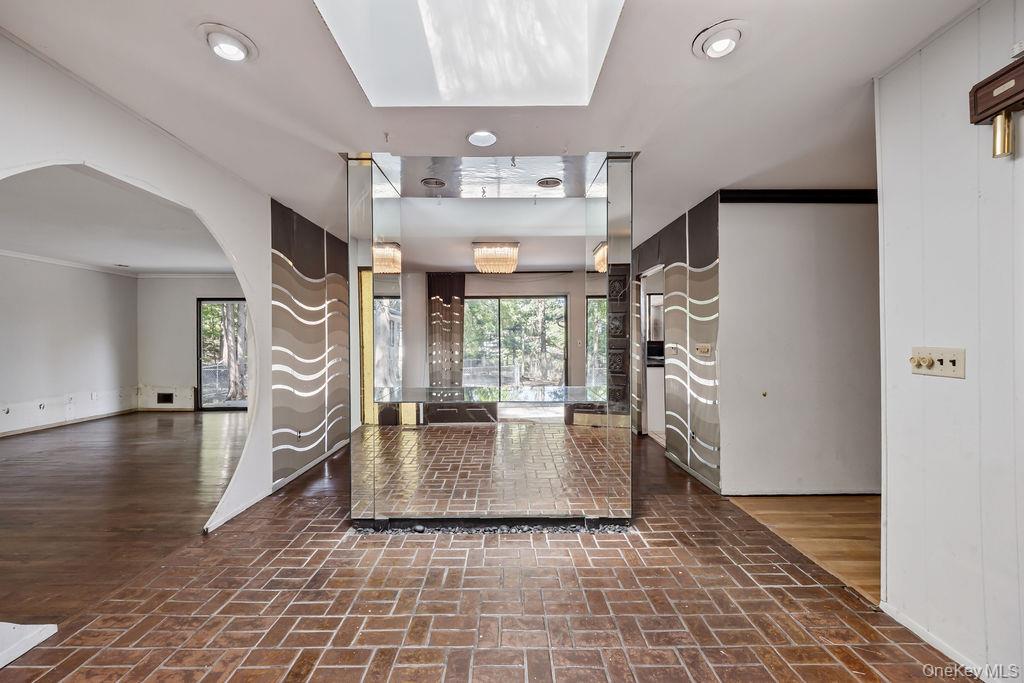 16 Wagon Wheel Drive, New City, NY 10956