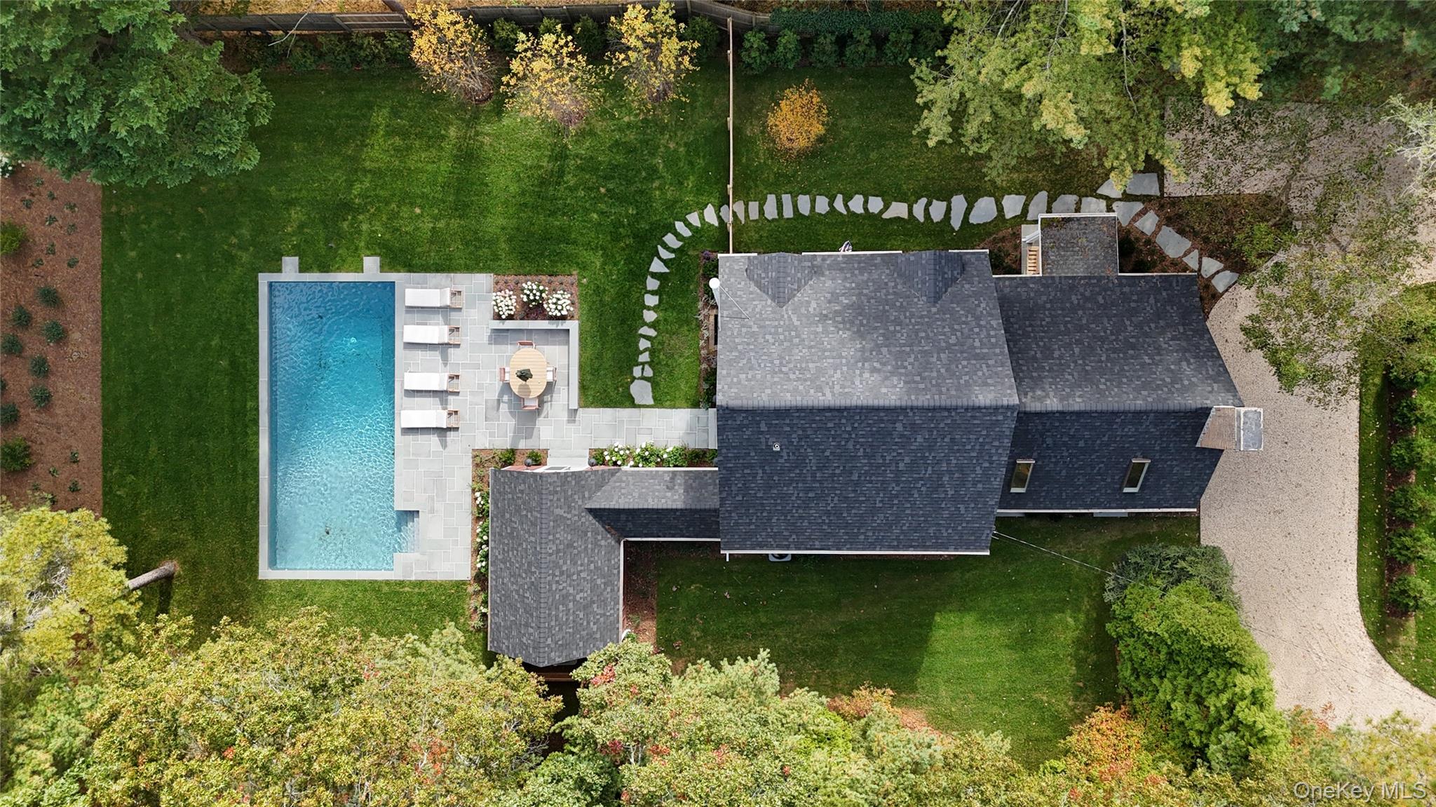 6 East Gate Road, Wainscott, NY 11975