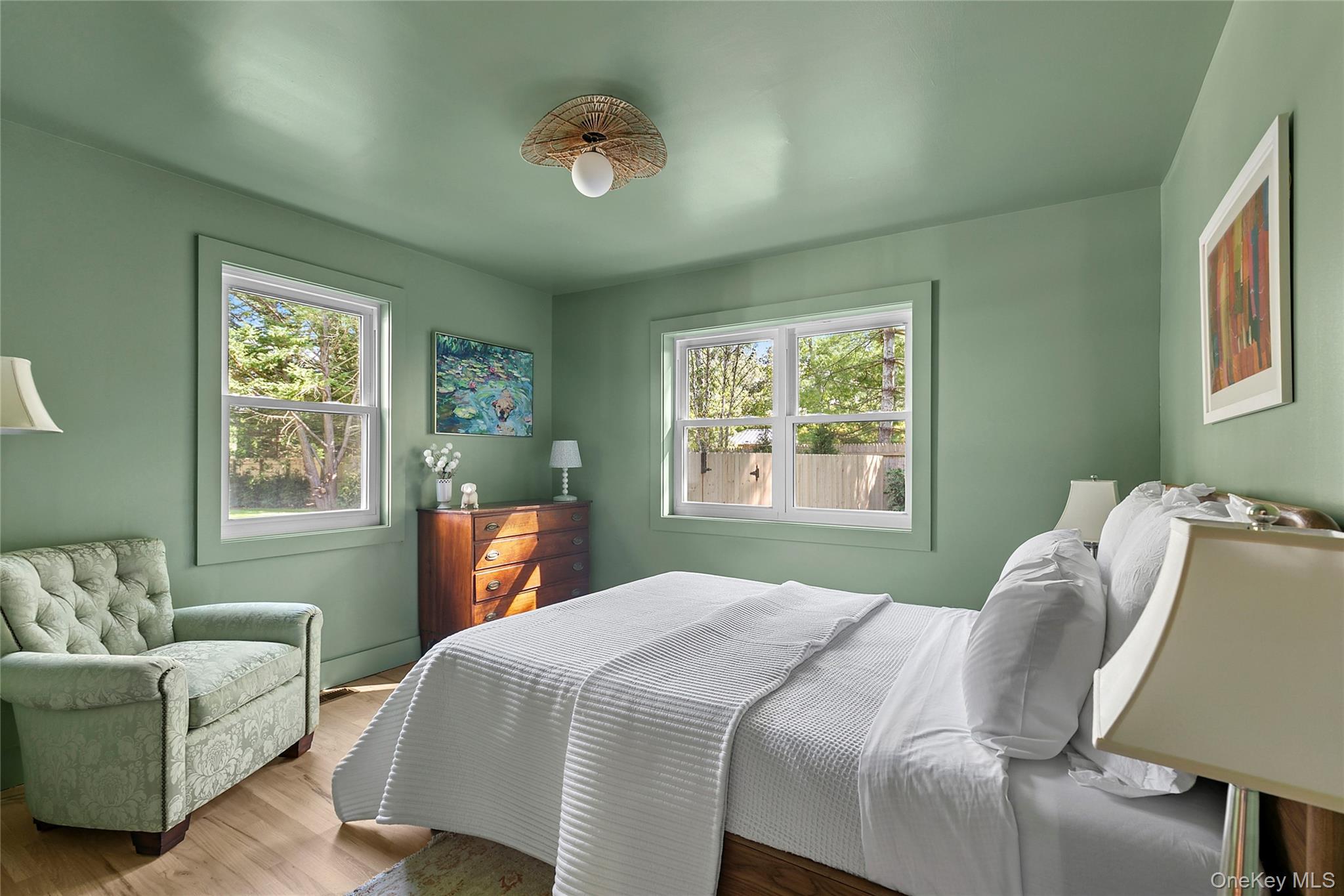 6 East Gate Road, Wainscott, NY 11975