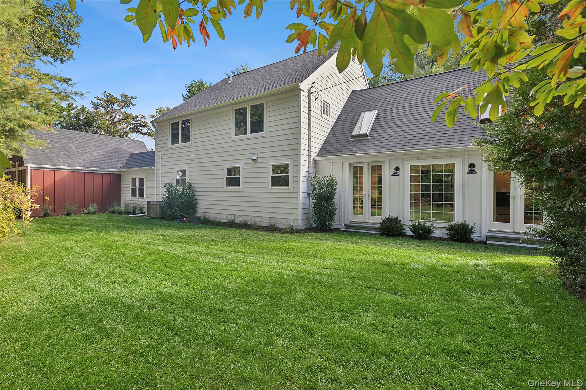 6 East Gate Road, Wainscott, NY 11975