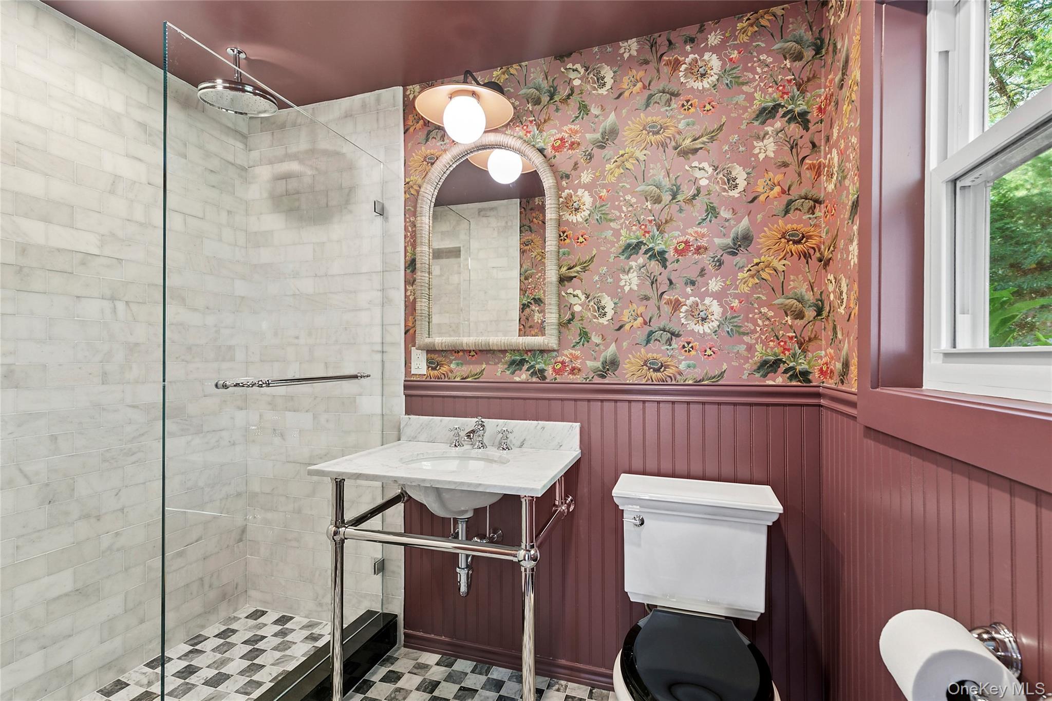 6 East Gate Road, Wainscott, NY 11975