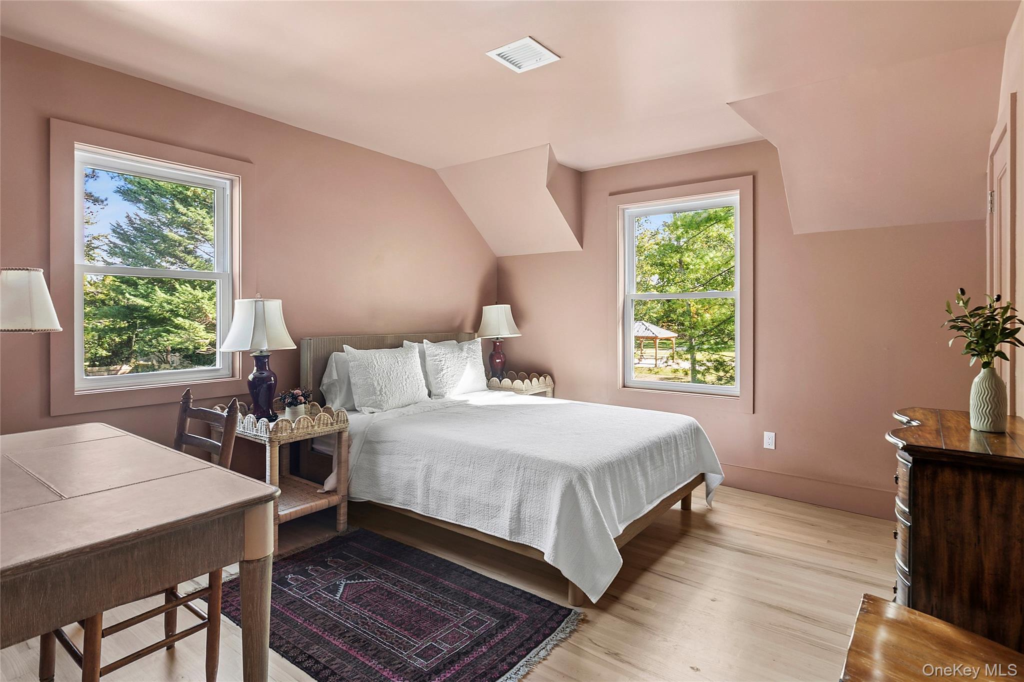 6 East Gate Road, Wainscott, NY 11975