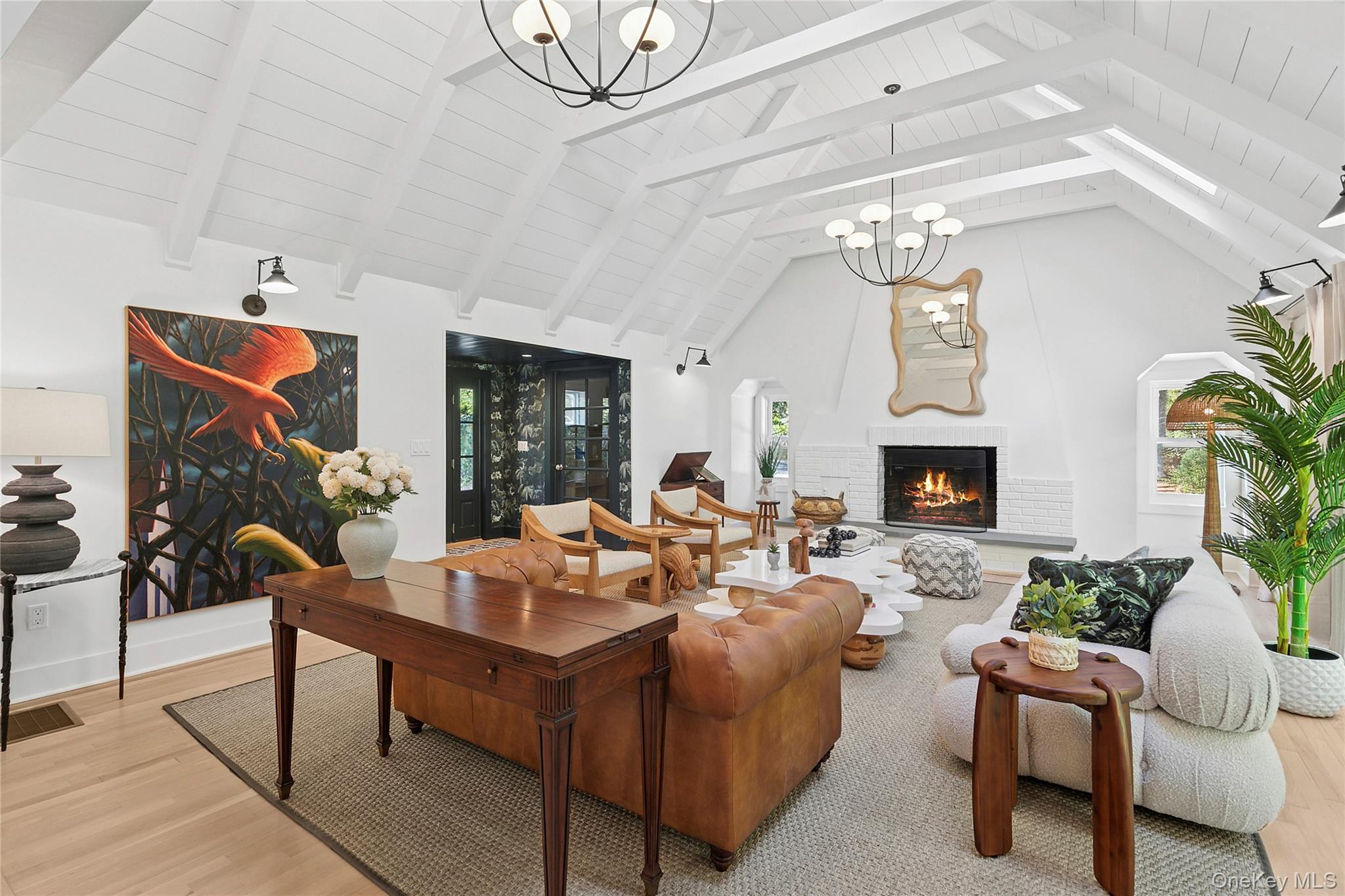 6 East Gate Road, Wainscott, NY 11975