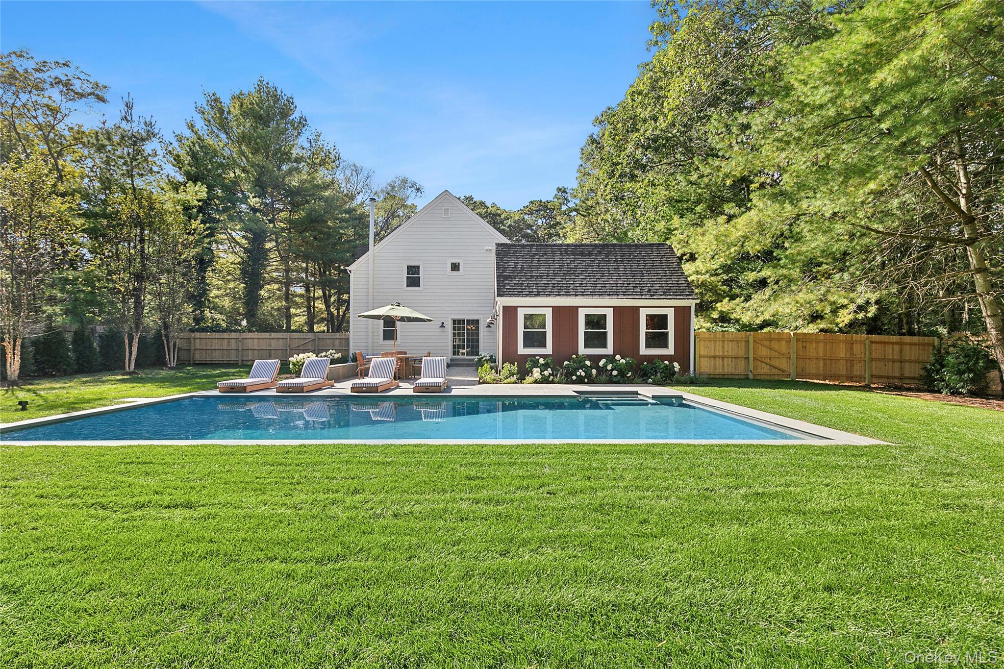 6 East Gate Road, Wainscott, NY 11975