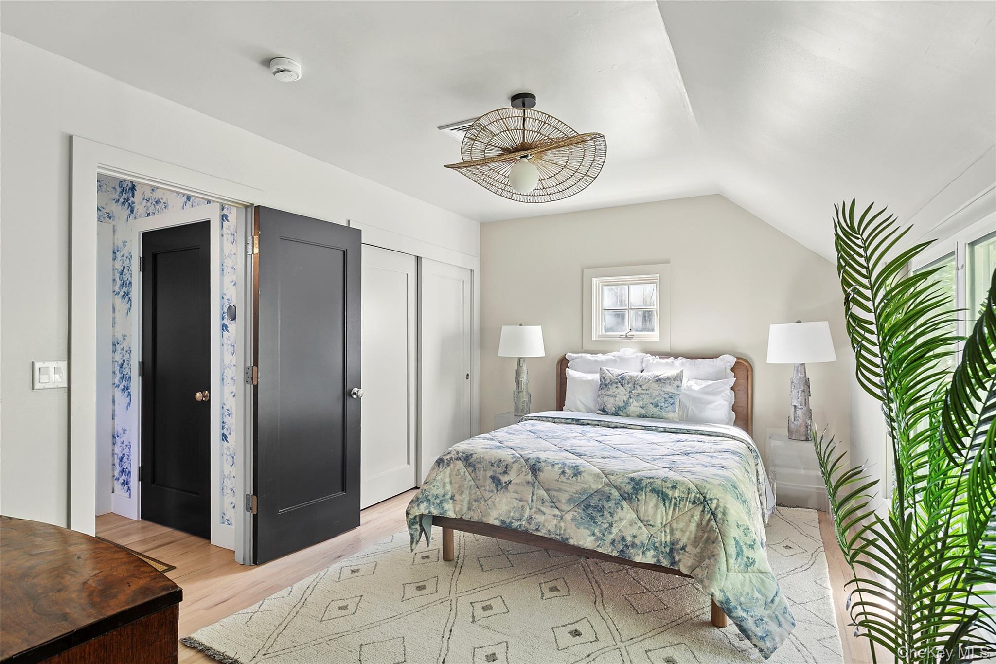 6 East Gate Road, Wainscott, NY 11975