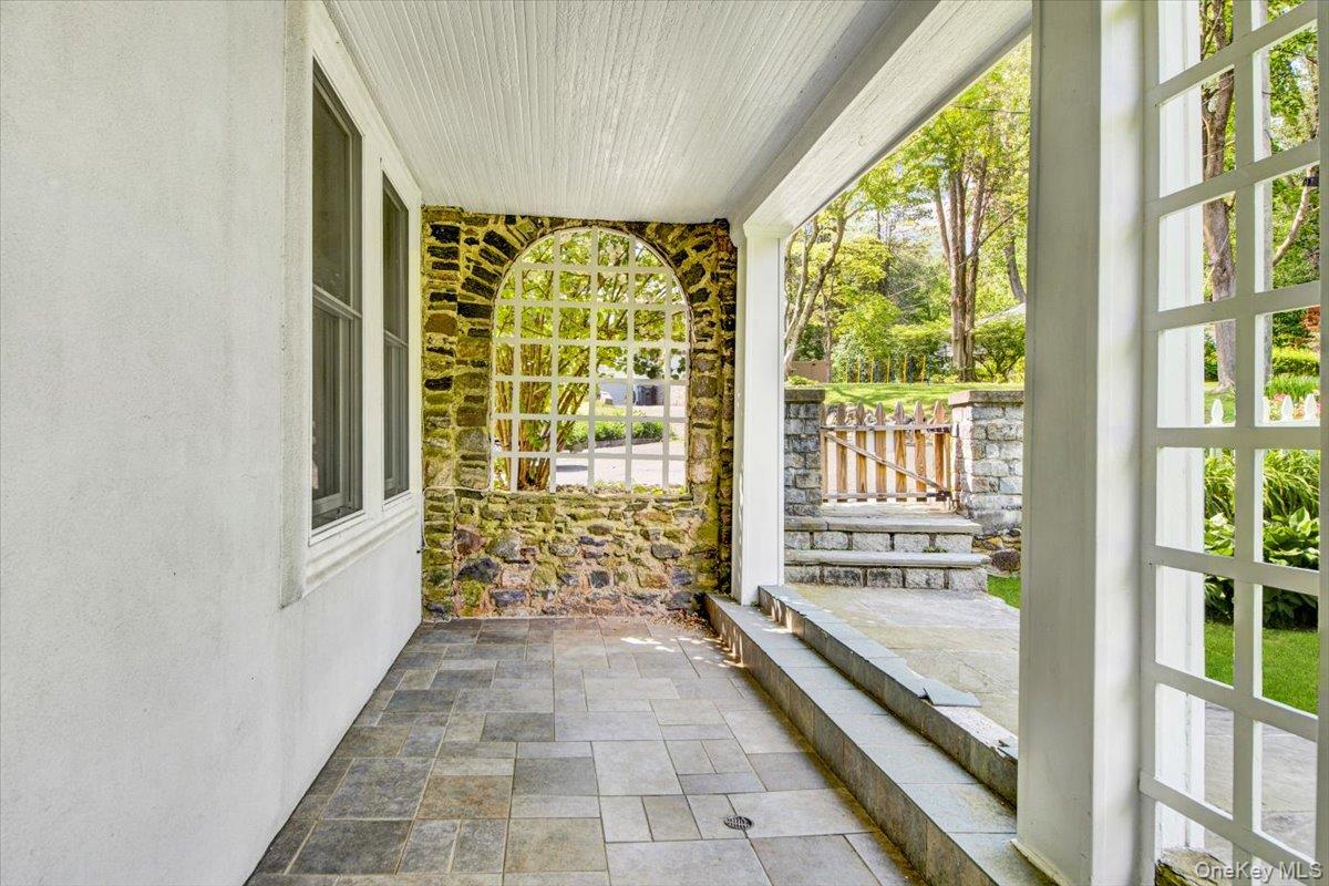 6 Sunset Lane, Hartsdale, NY 10530