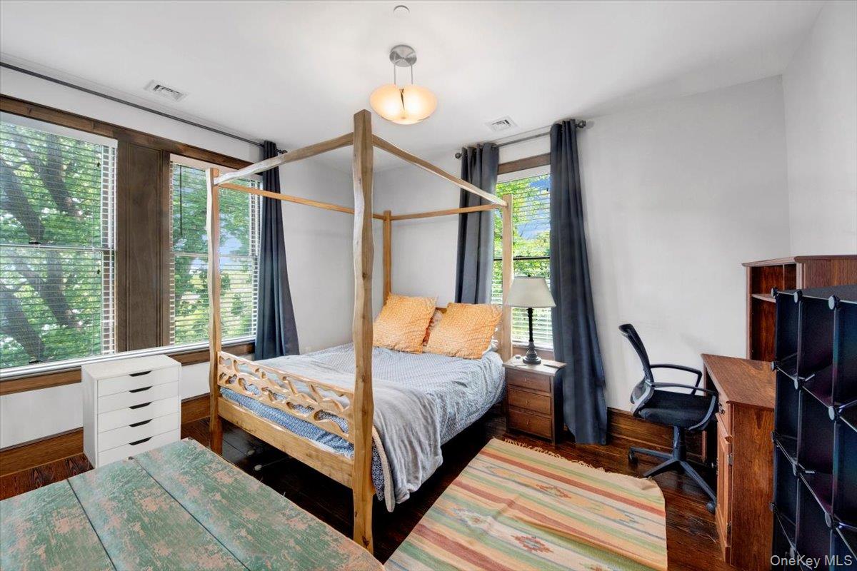 6 Sunset Lane, Hartsdale, NY 10530