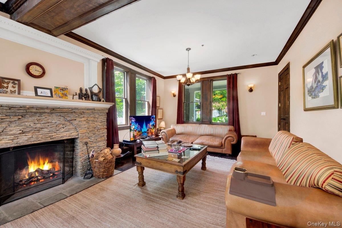 6 Sunset Lane, Hartsdale, NY 10530