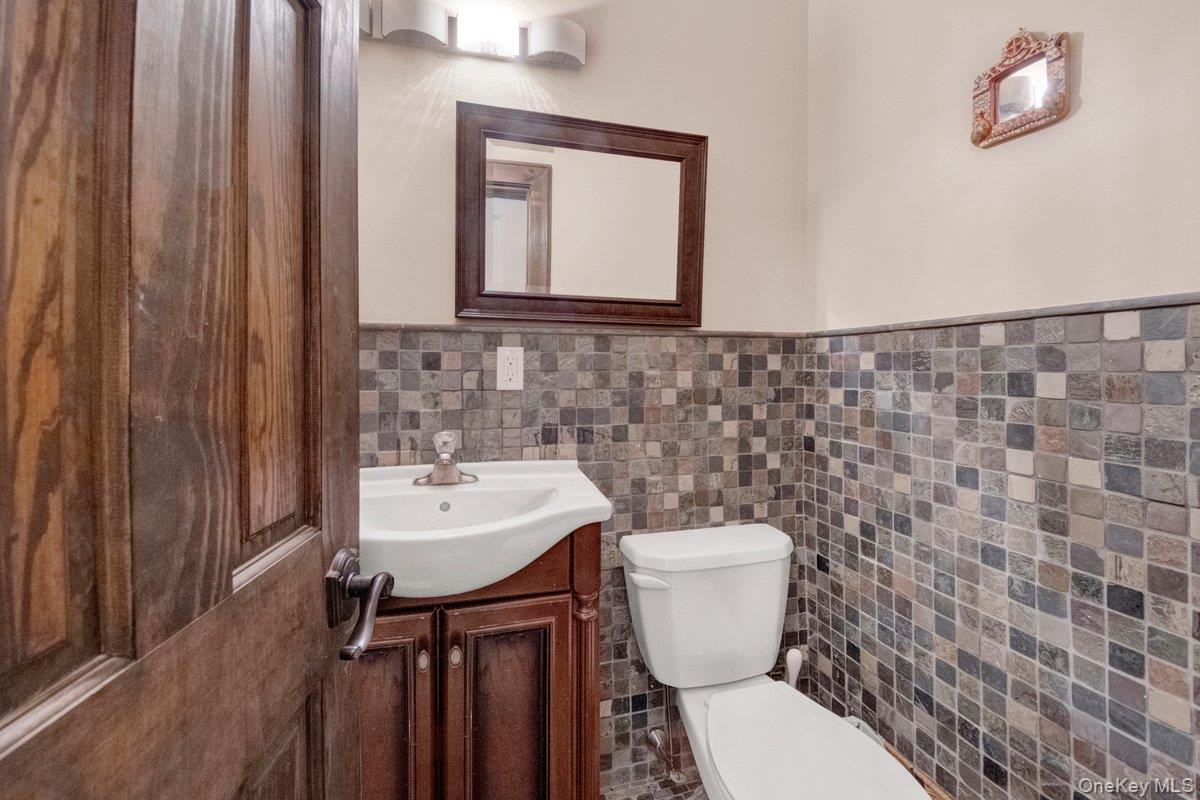 6 Sunset Lane, Hartsdale, NY 10530